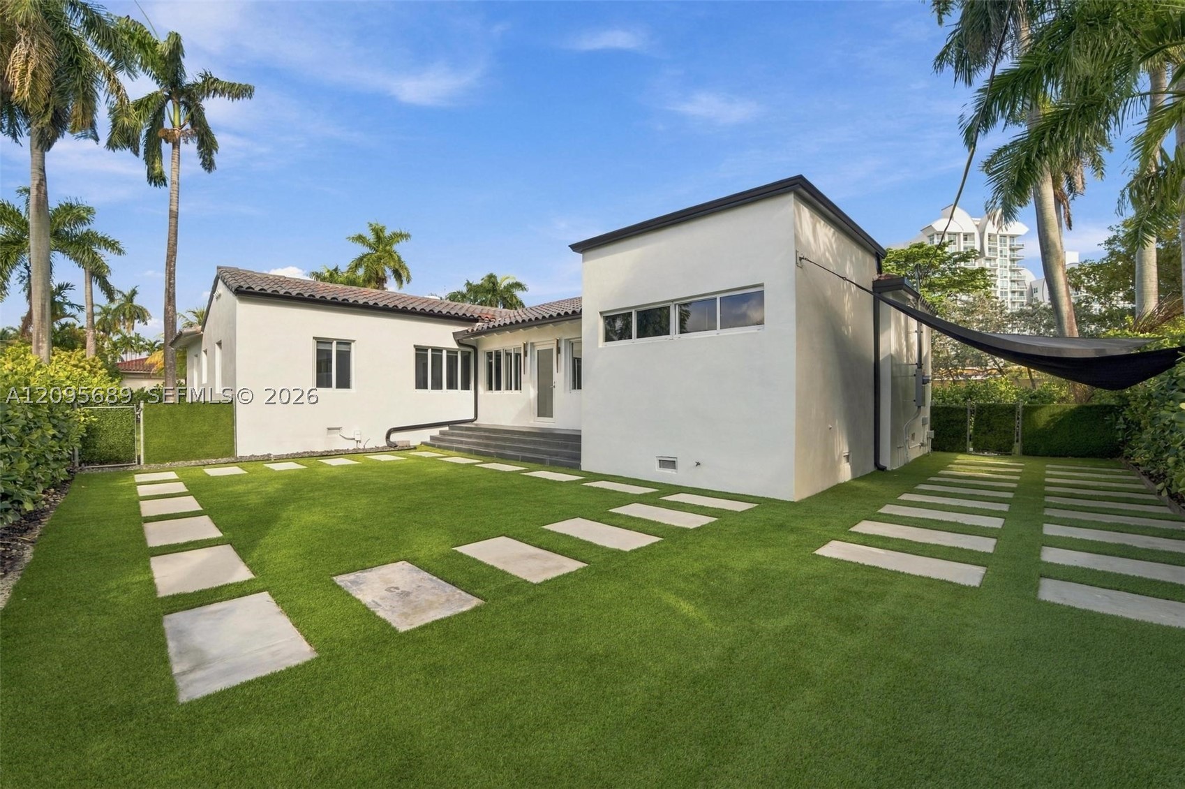 7821 Coquina Dr, North Bay Village FL 33141