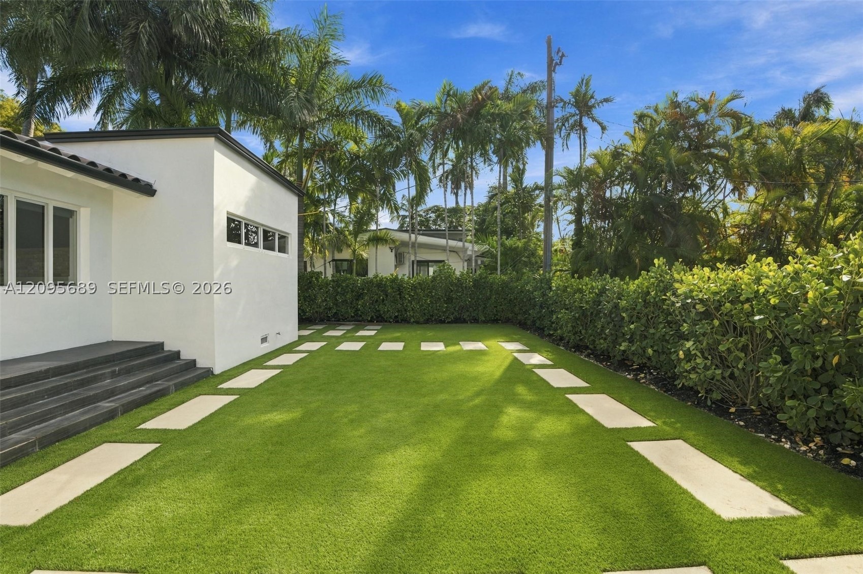 7821 Coquina Dr, North Bay Village FL 33141