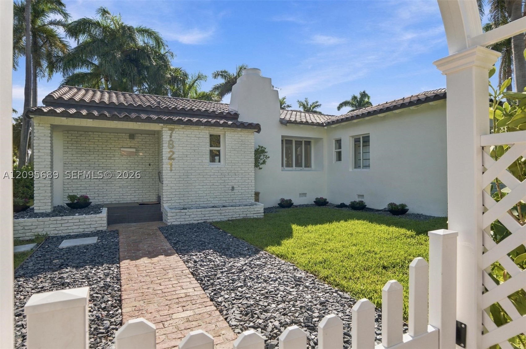 7821 Coquina Dr, North Bay Village FL 33141