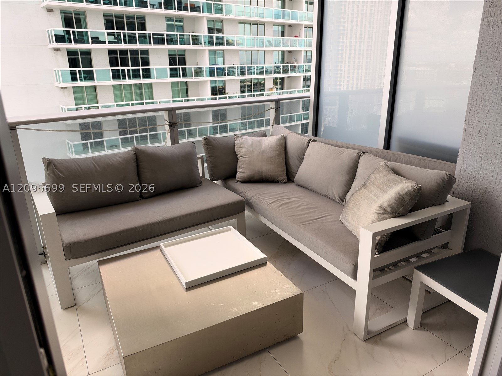 488 NE 18th St #2205, Miami FL 33132