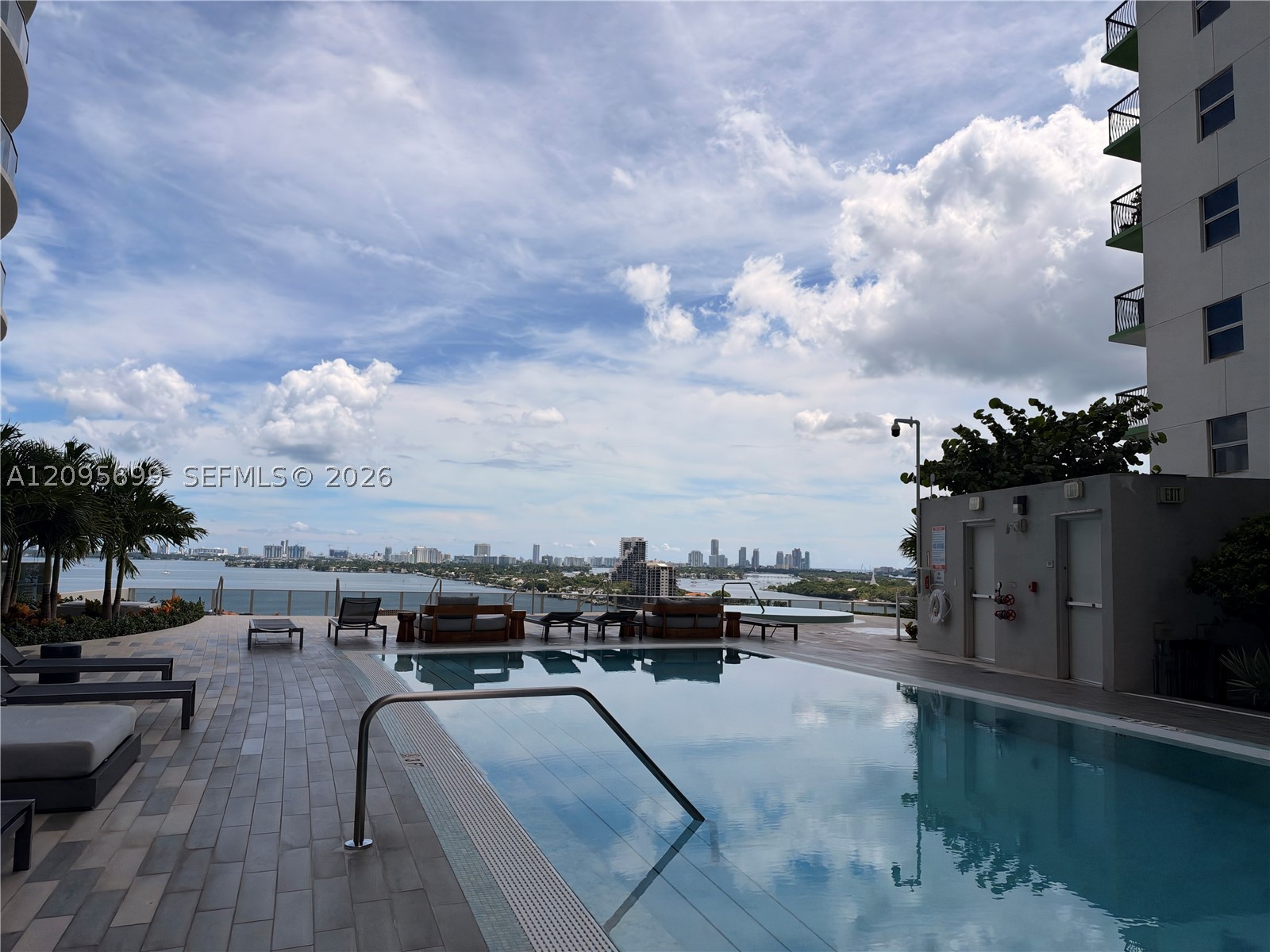 488 NE 18th St #2205, Miami FL 33132