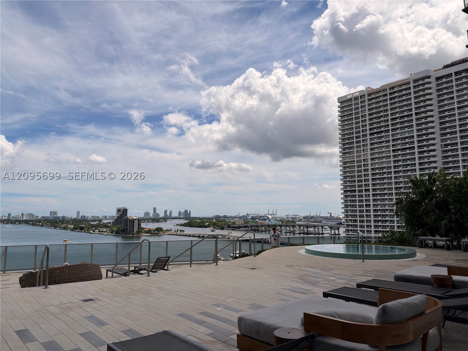 488 NE 18th St #2205, Miami FL 33132