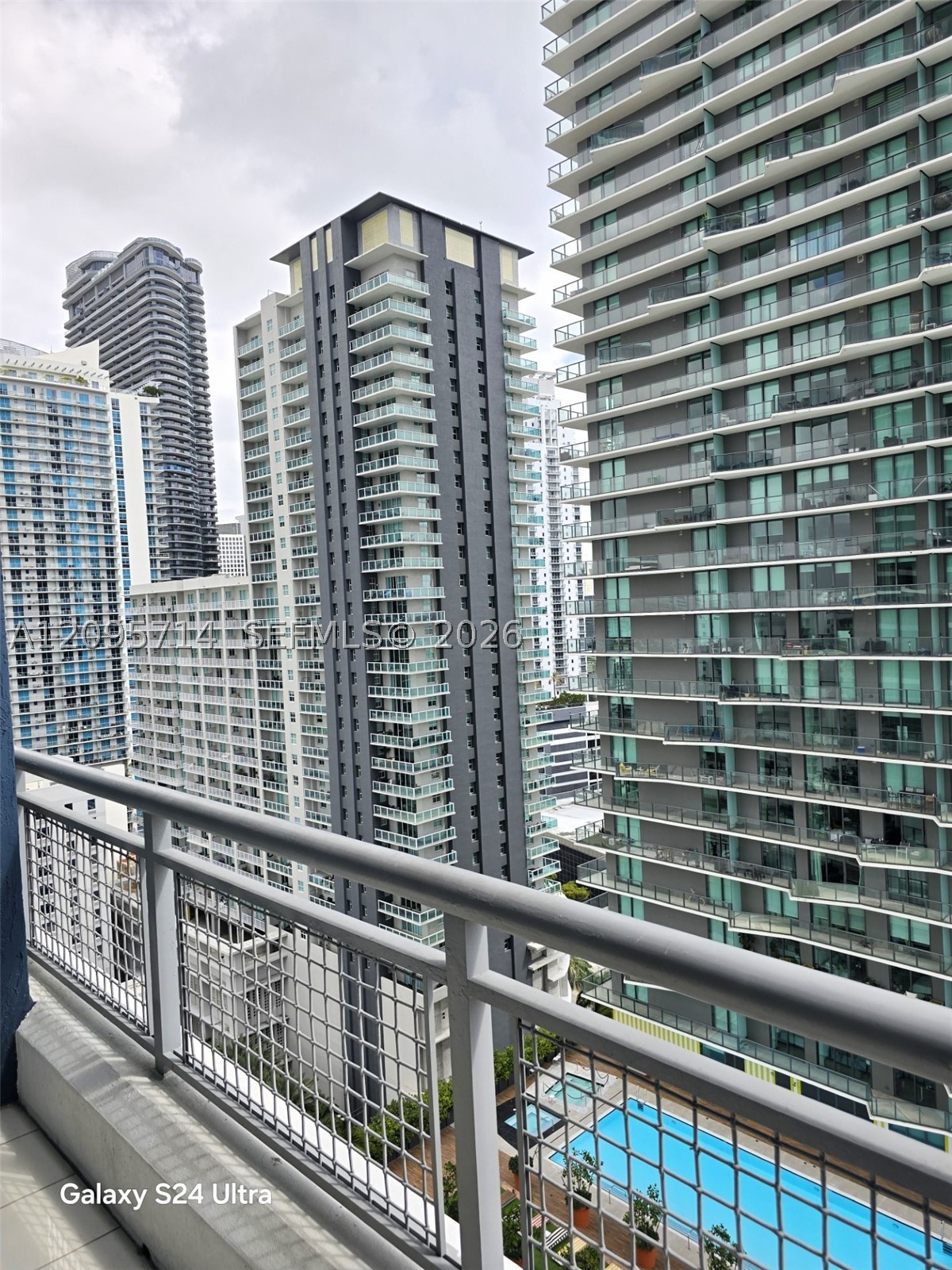 60 SW 13th St #2416, Miami FL 33130
