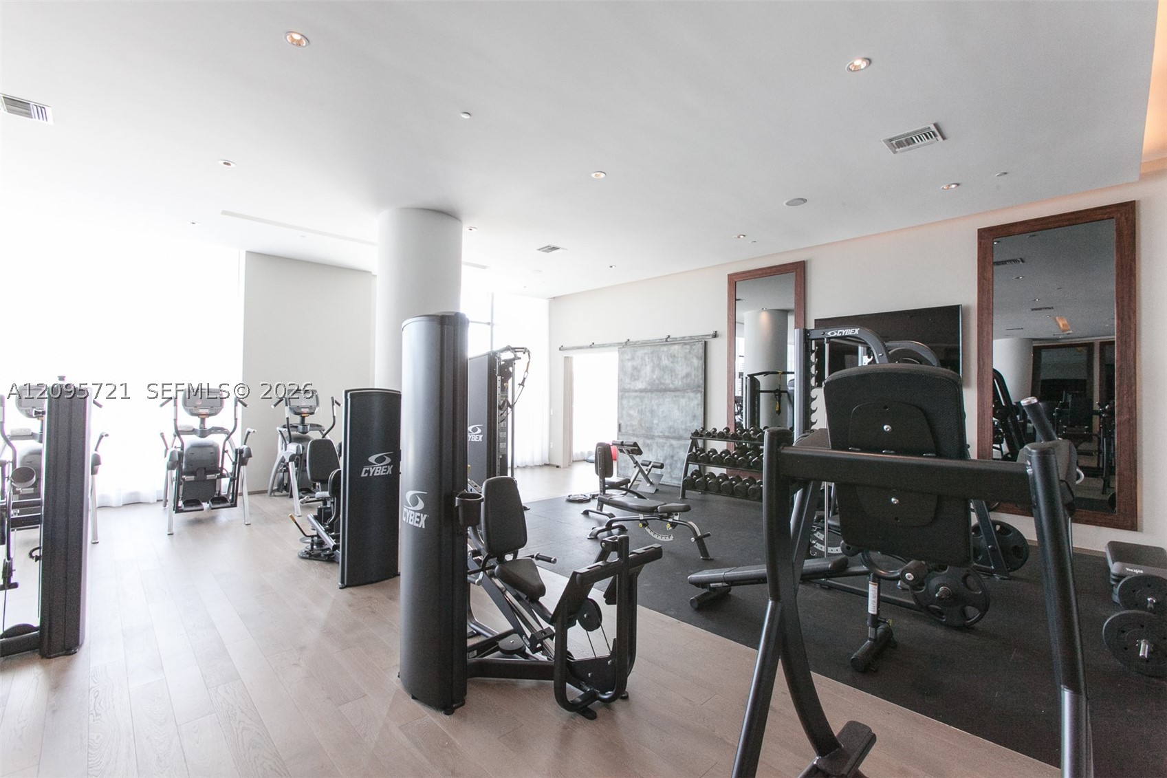 3300 NE 188th St #210, Aventura FL 33180