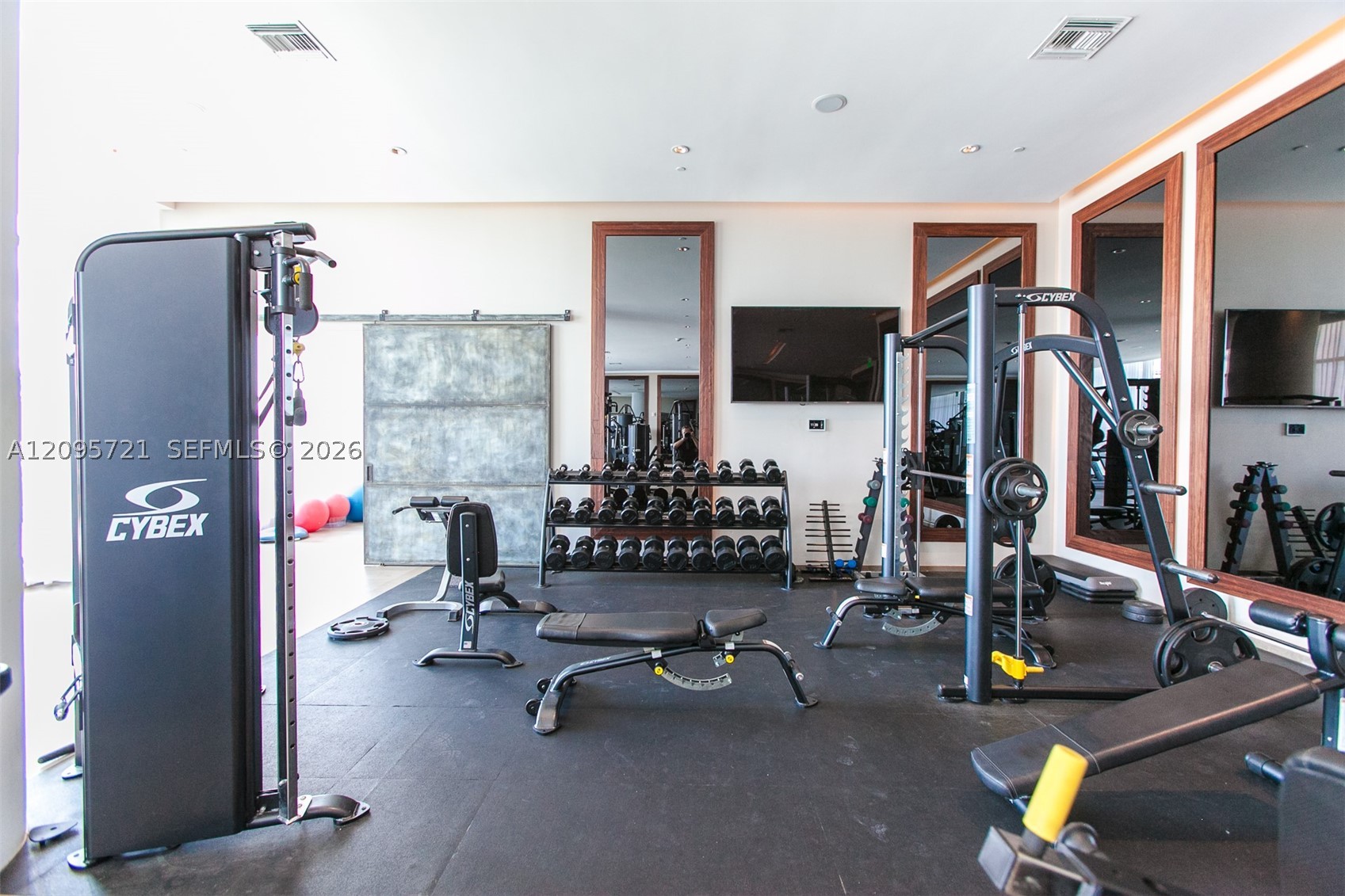 3300 NE 188th St #210, Aventura FL 33180