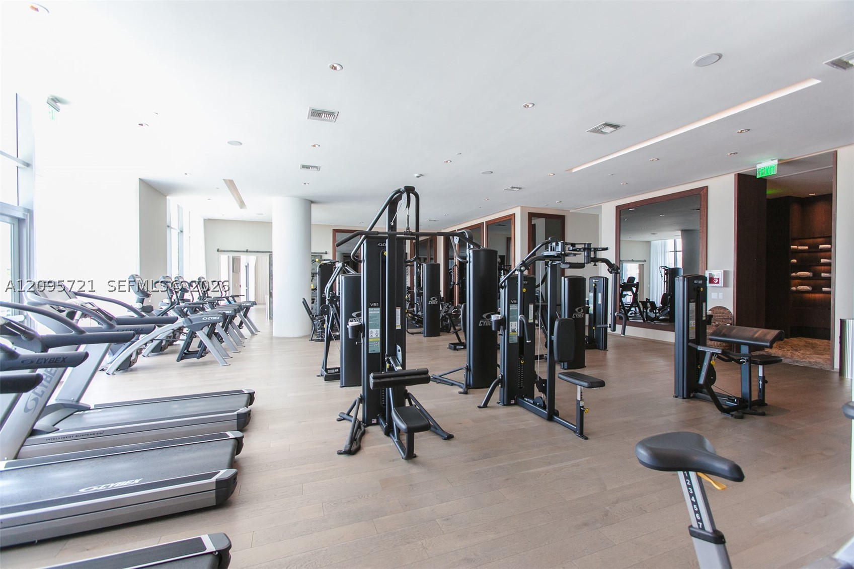 3300 NE 188th St #210, Aventura FL 33180