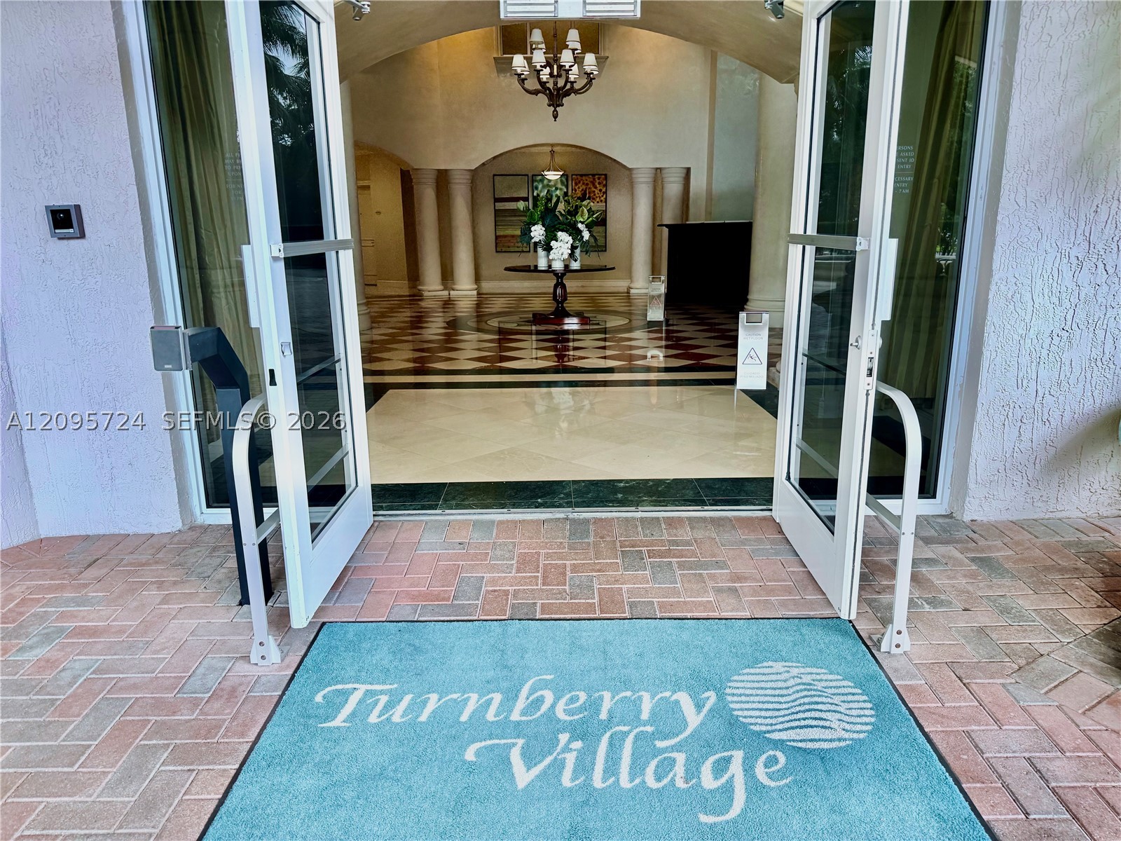 19900 E Country Club Dr #216, Aventura FL 33180