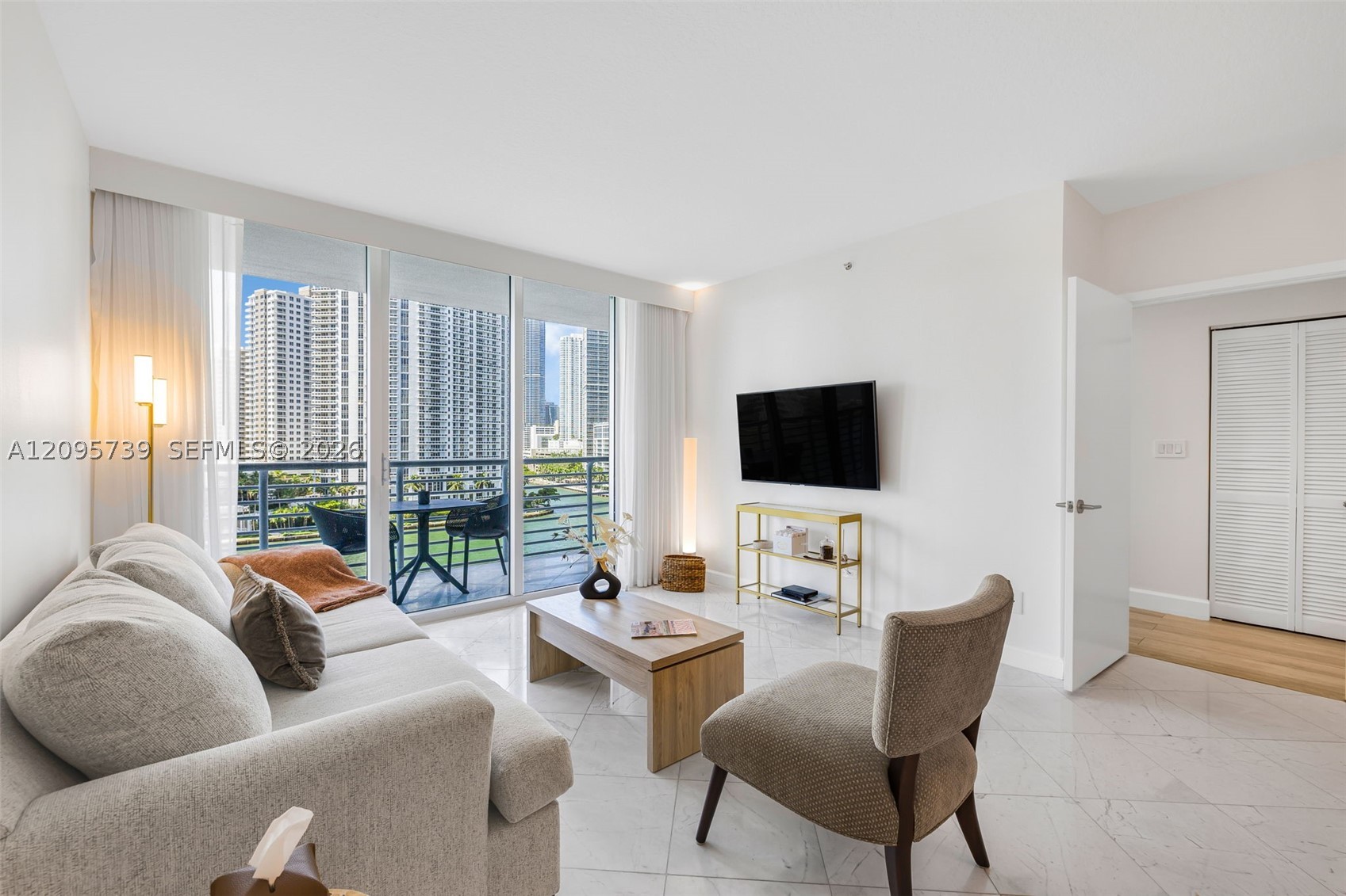325 S Biscayne Blvd #1019, Miami FL 33131