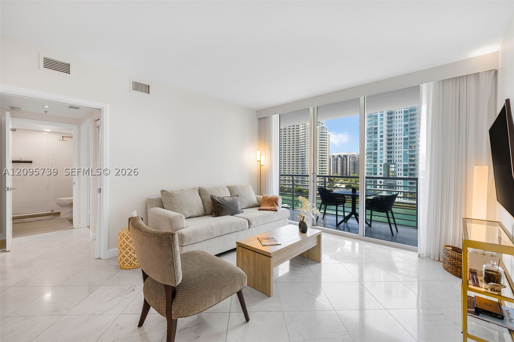 325 S Biscayne Blvd #1019, Miami FL 33131