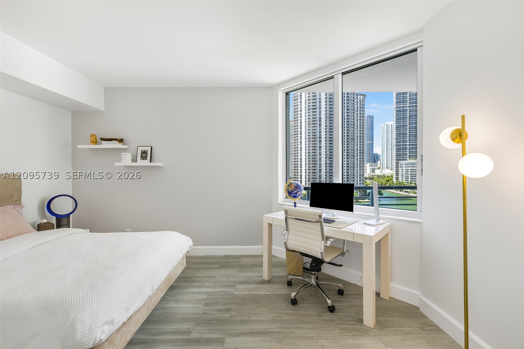 325 S Biscayne Blvd #1019, Miami FL 33131