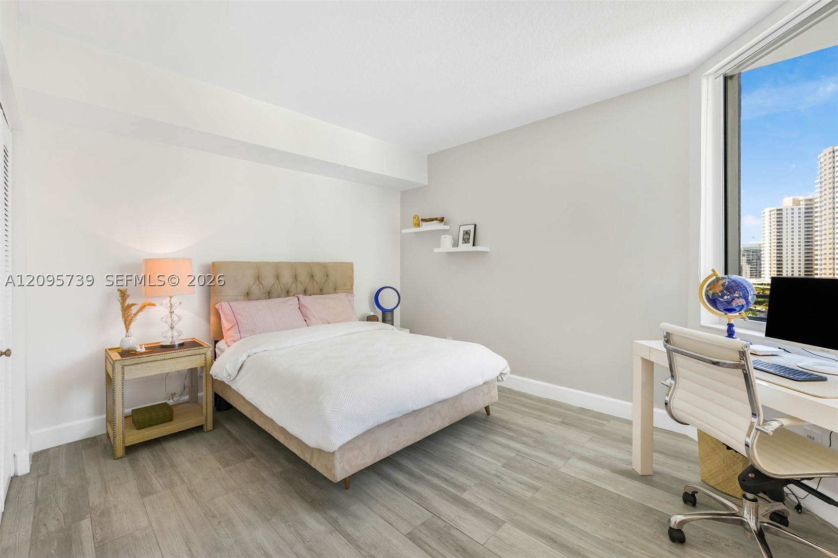 325 S Biscayne Blvd #1019, Miami FL 33131