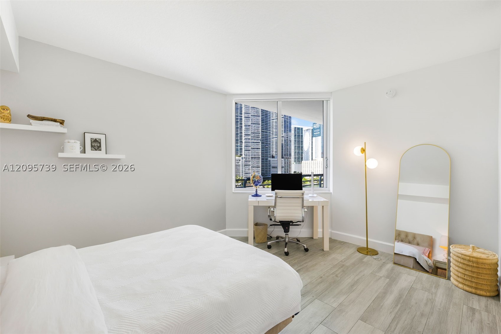 325 S Biscayne Blvd #1019, Miami FL 33131
