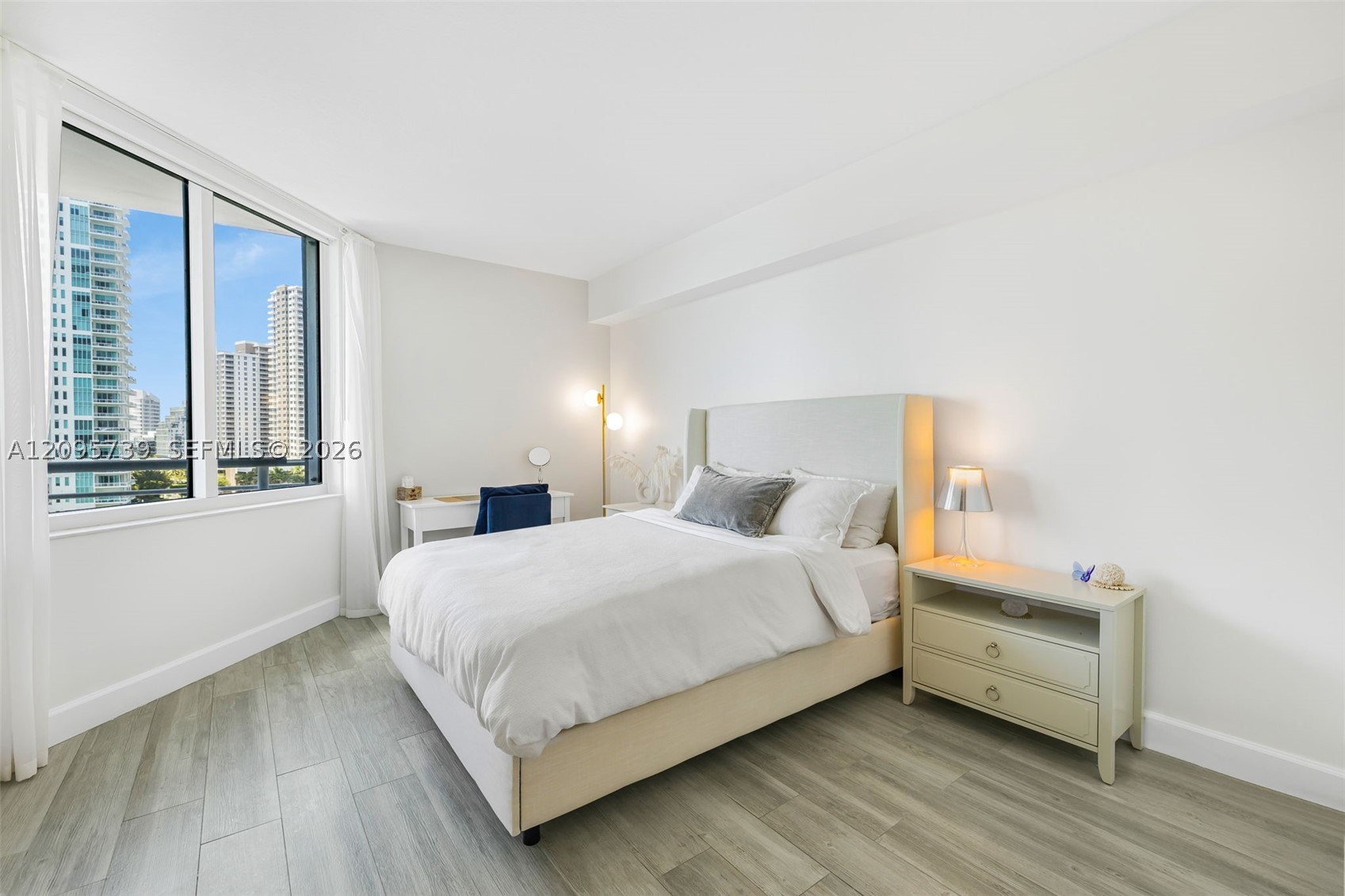 325 S Biscayne Blvd #1019, Miami FL 33131