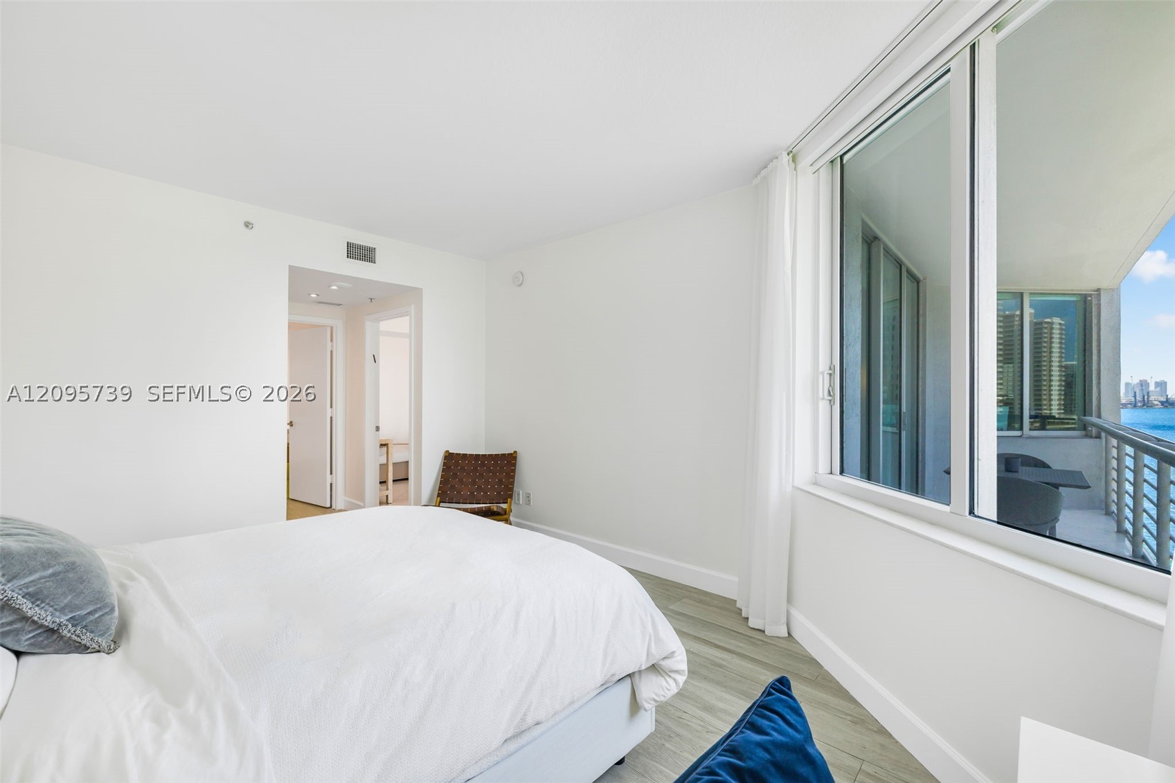 325 S Biscayne Blvd #1019, Miami FL 33131