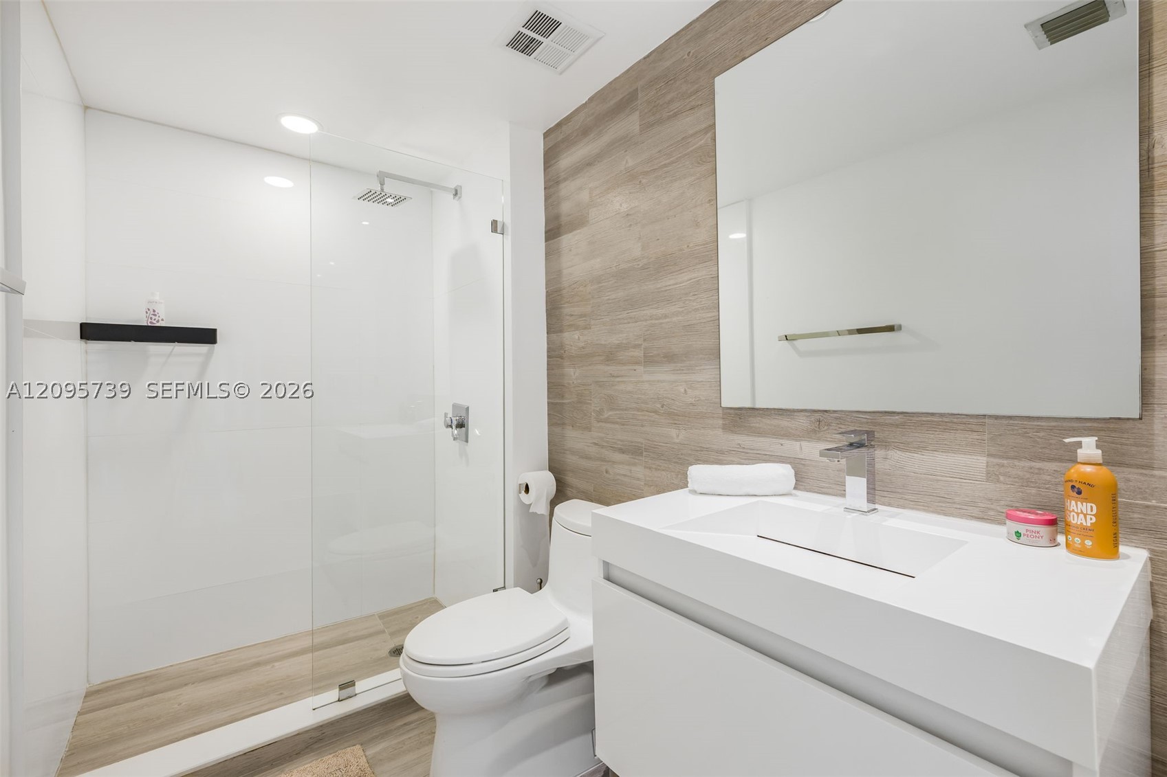 325 S Biscayne Blvd #1019, Miami FL 33131