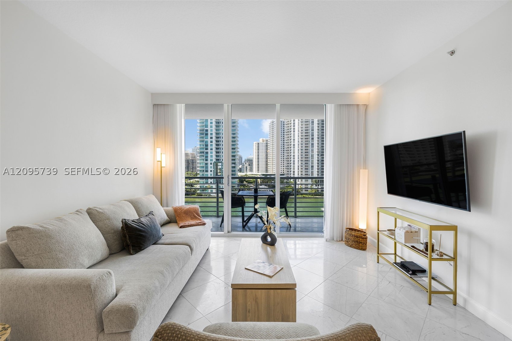 325 S Biscayne Blvd #1019, Miami FL 33131