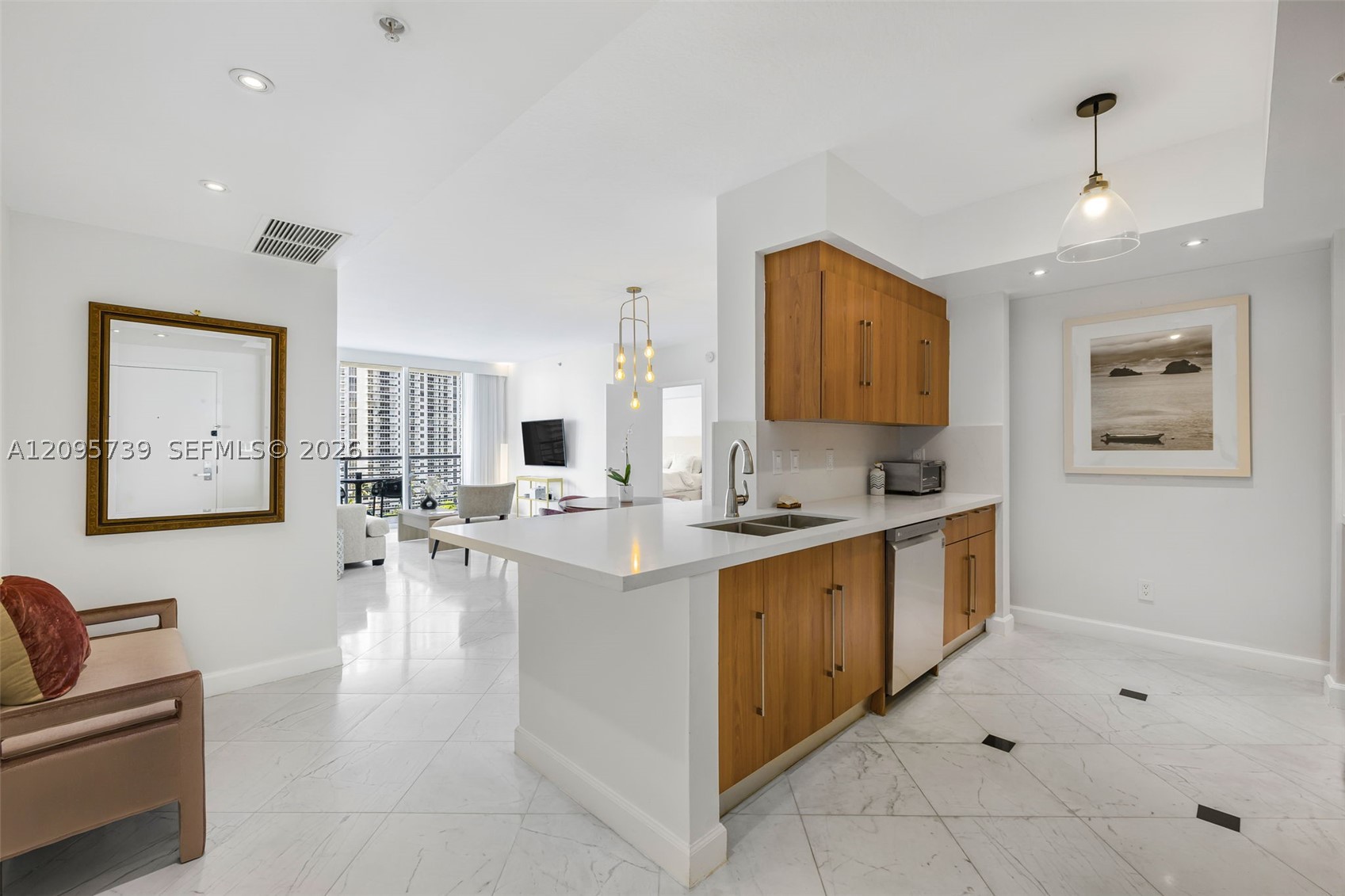 325 S Biscayne Blvd #1019, Miami FL 33131