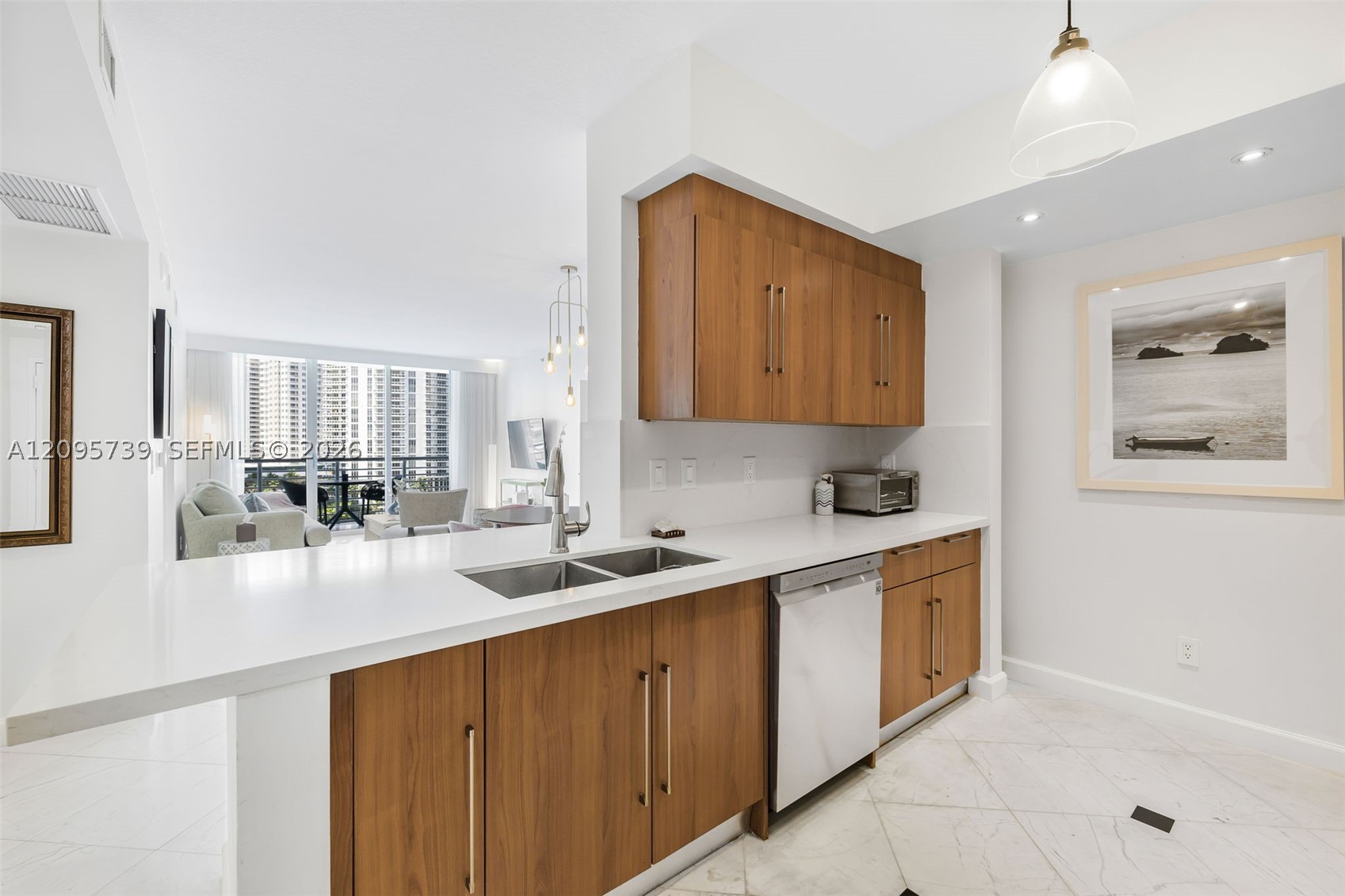 325 S Biscayne Blvd #1019, Miami FL 33131