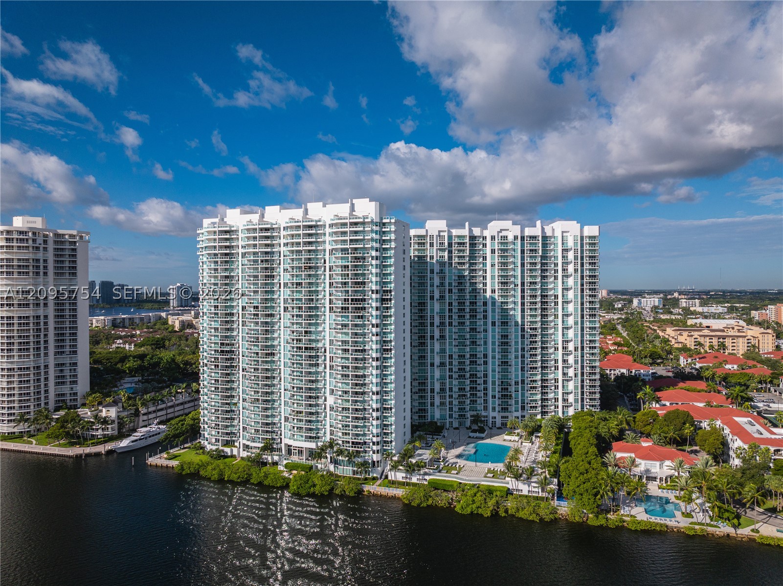 3301 NE 183rd St #1701, Aventura FL 33160
