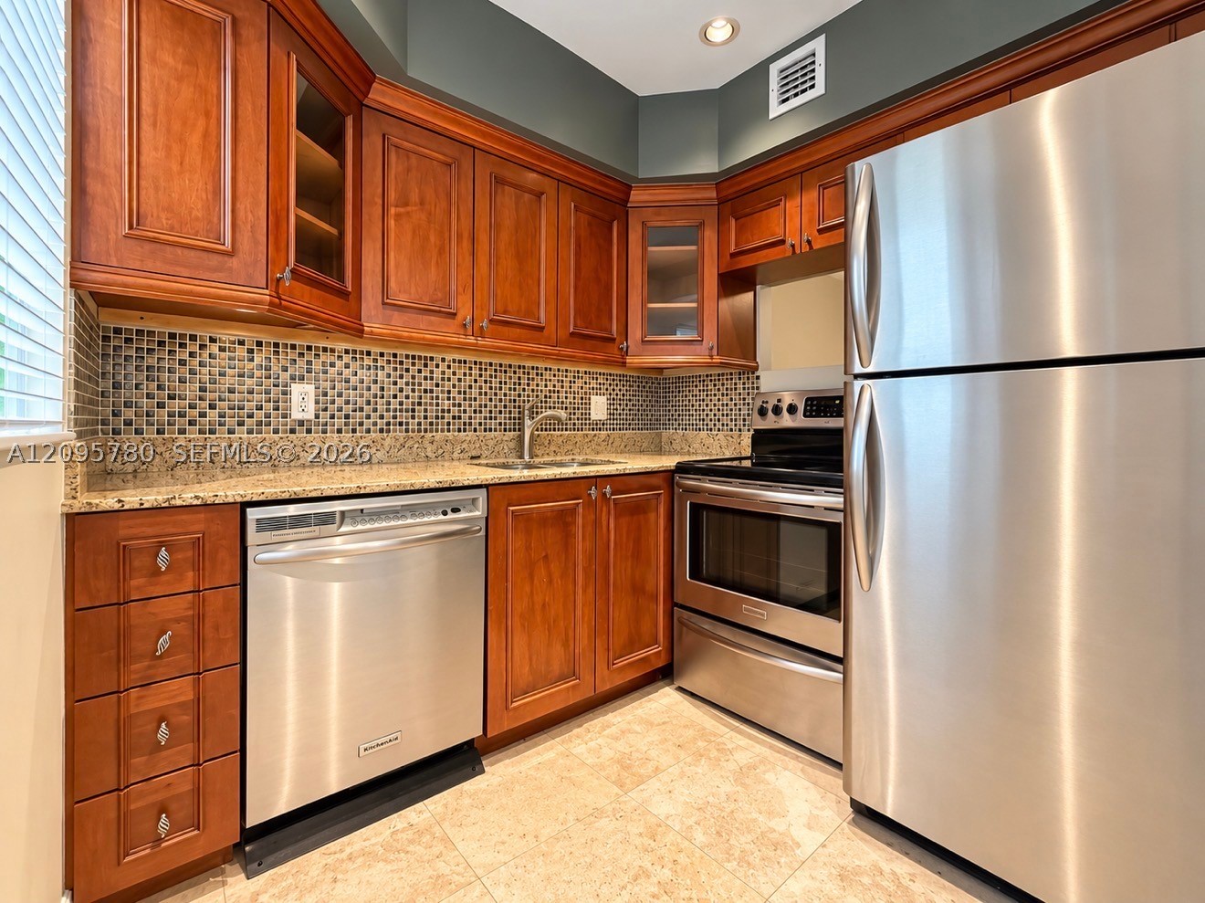609 NE 13th Ave #203, Fort Lauderdale FL 33304