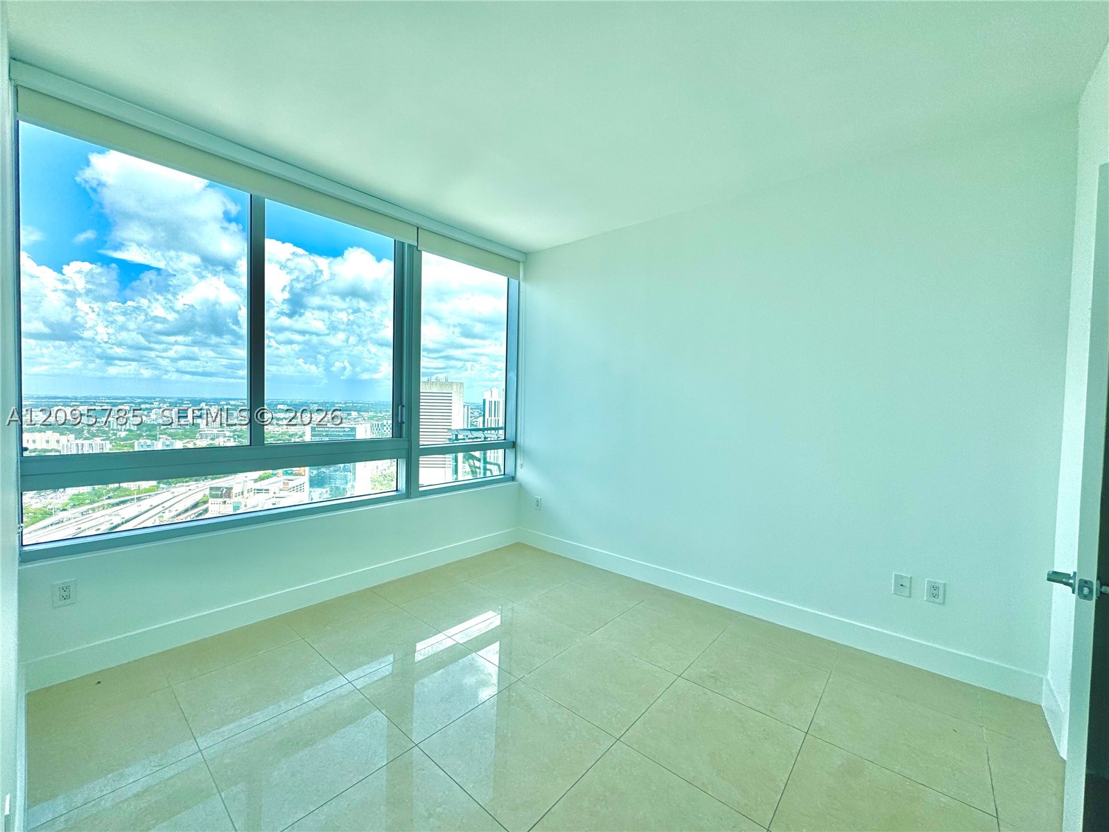 90 SW 3rd St #PH-10, Miami FL 33130