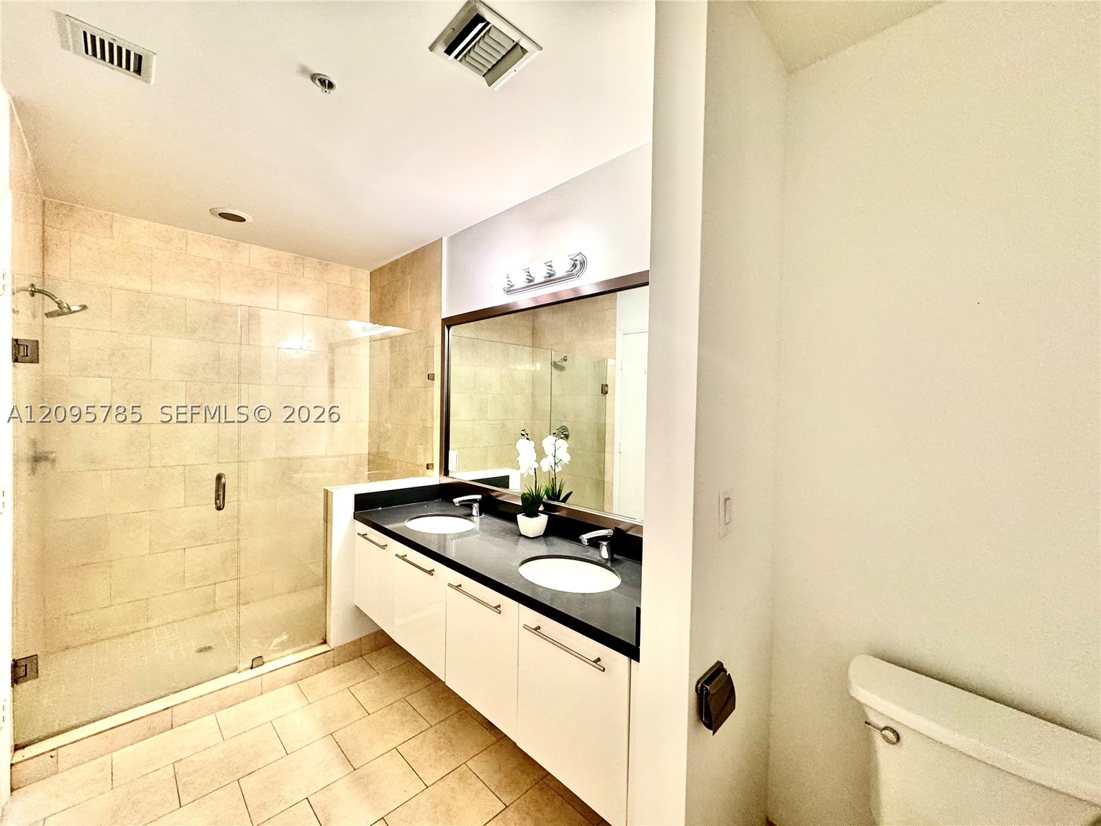90 SW 3rd St #PH-10, Miami FL 33130