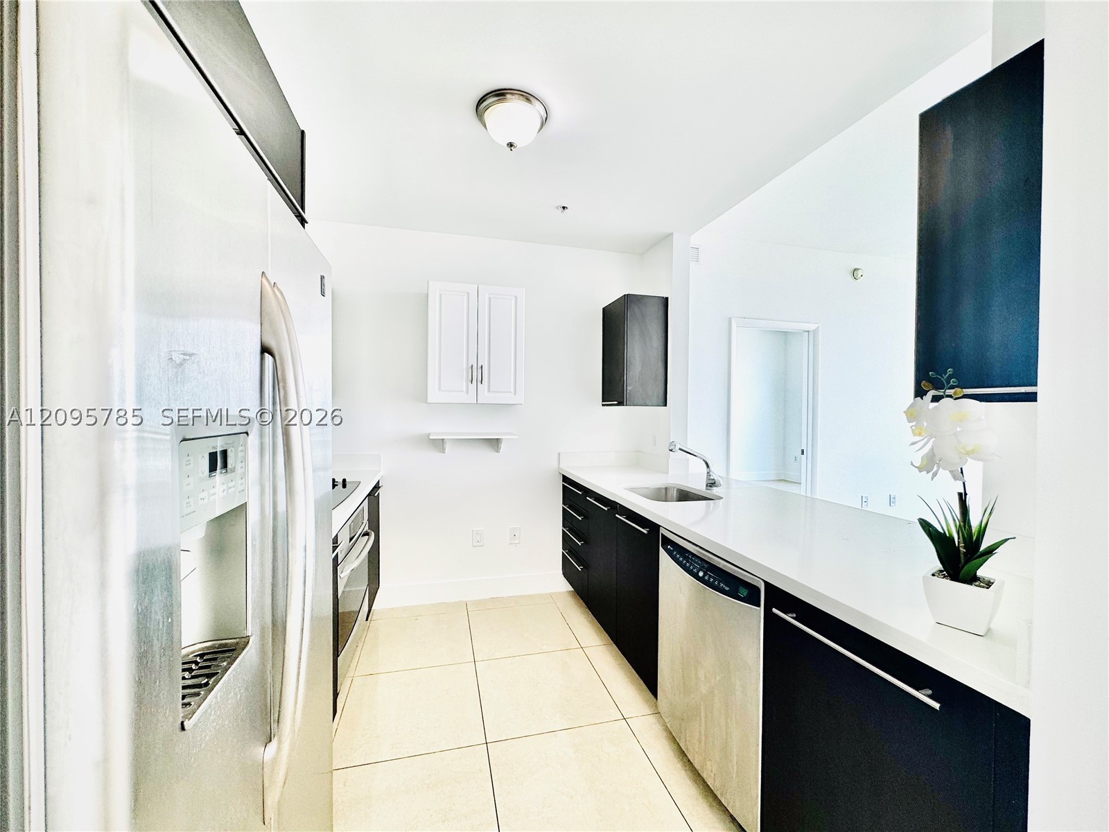 90 SW 3rd St #PH-10, Miami FL 33130
