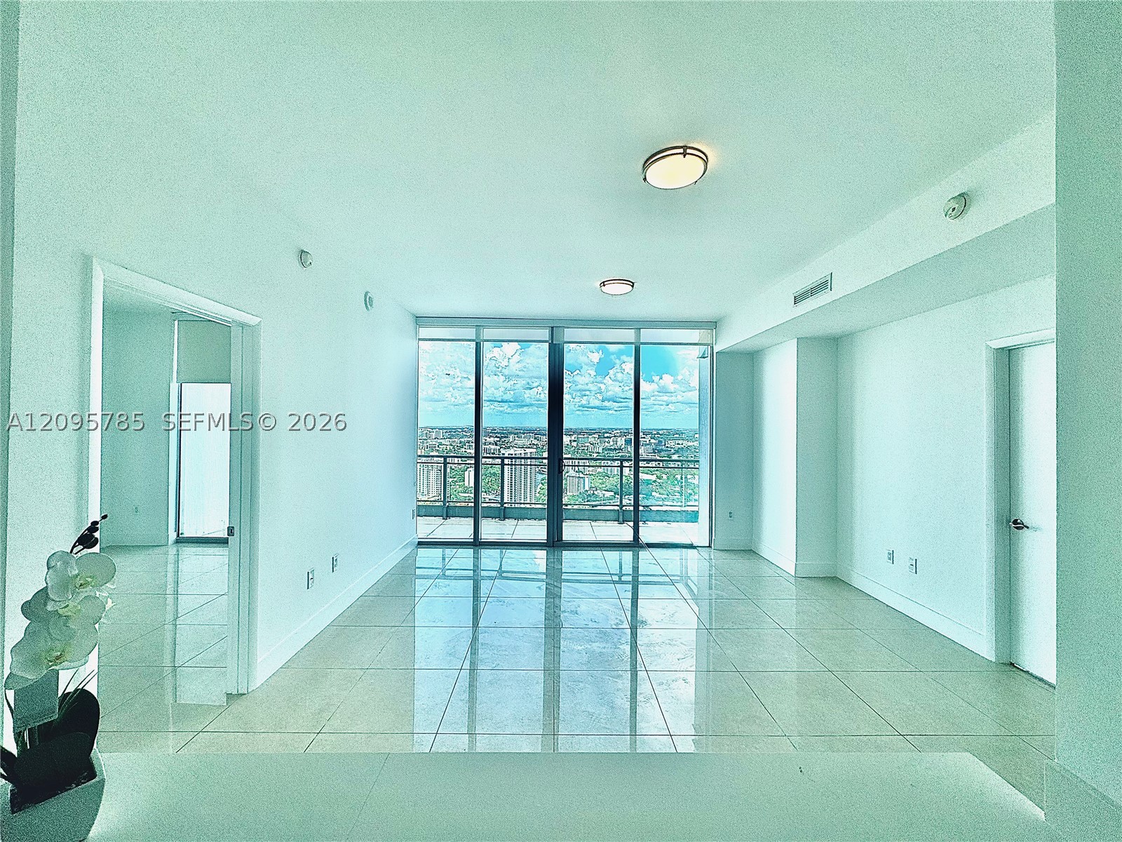 90 SW 3rd St #PH-10, Miami FL 33130