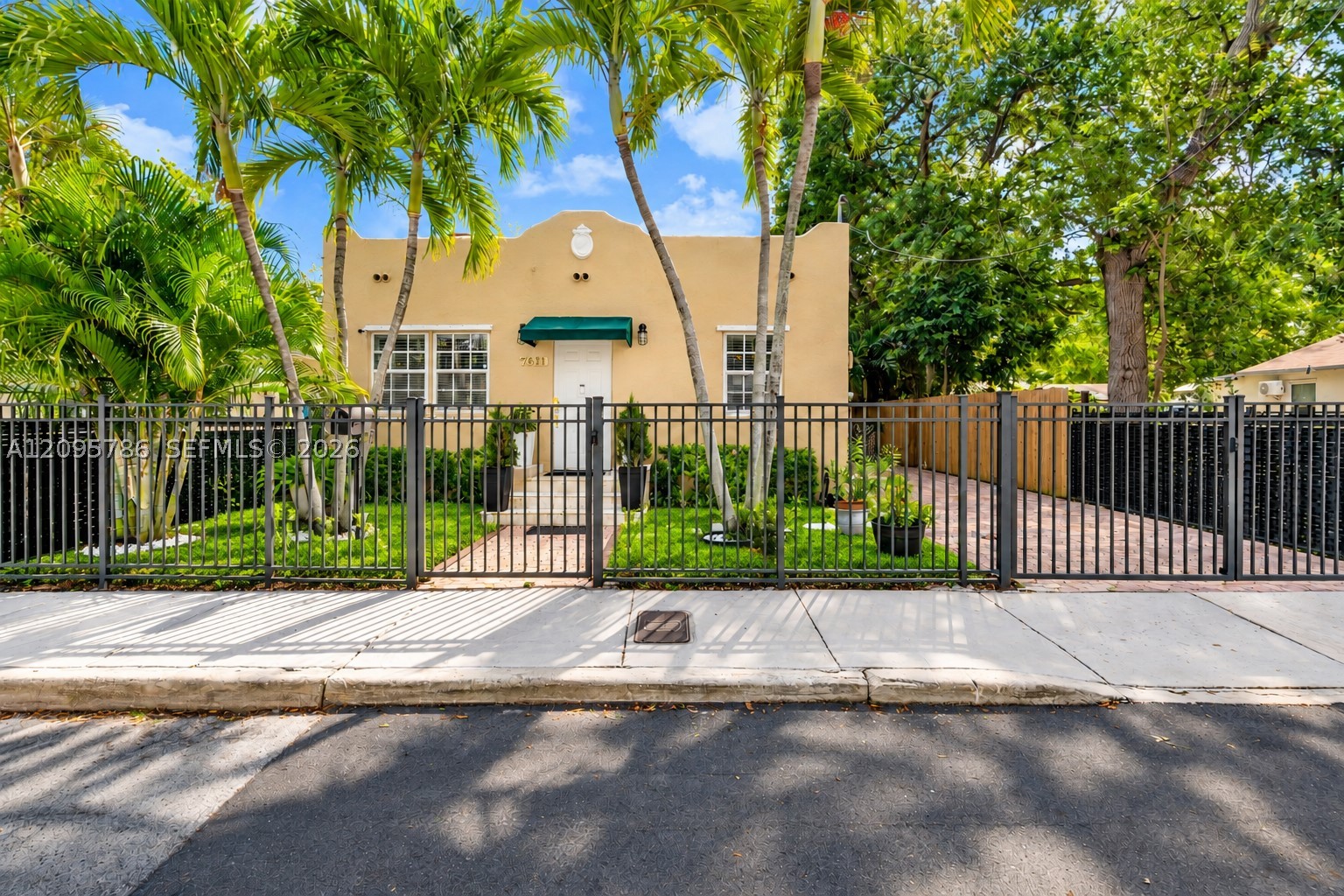 7611 NW 3rd Ave, Miami FL 33150