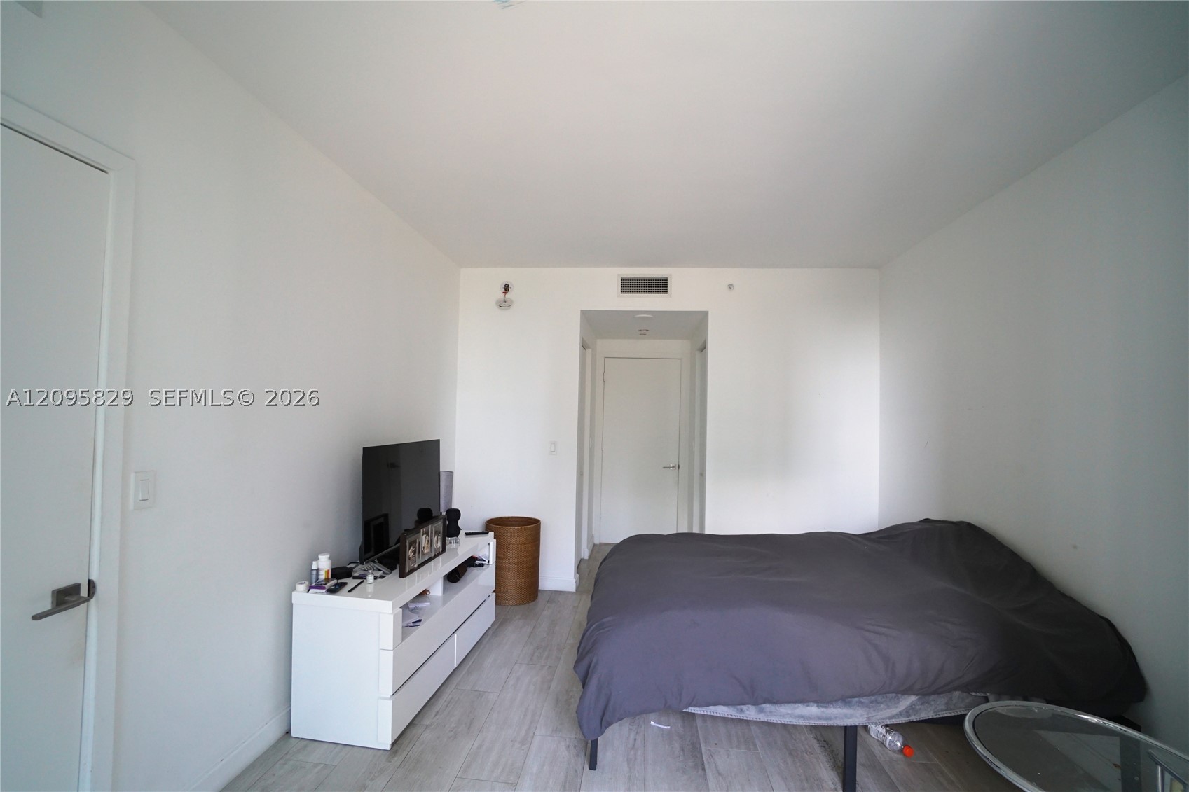 55 SW 9th St #1405, Miami FL 33130