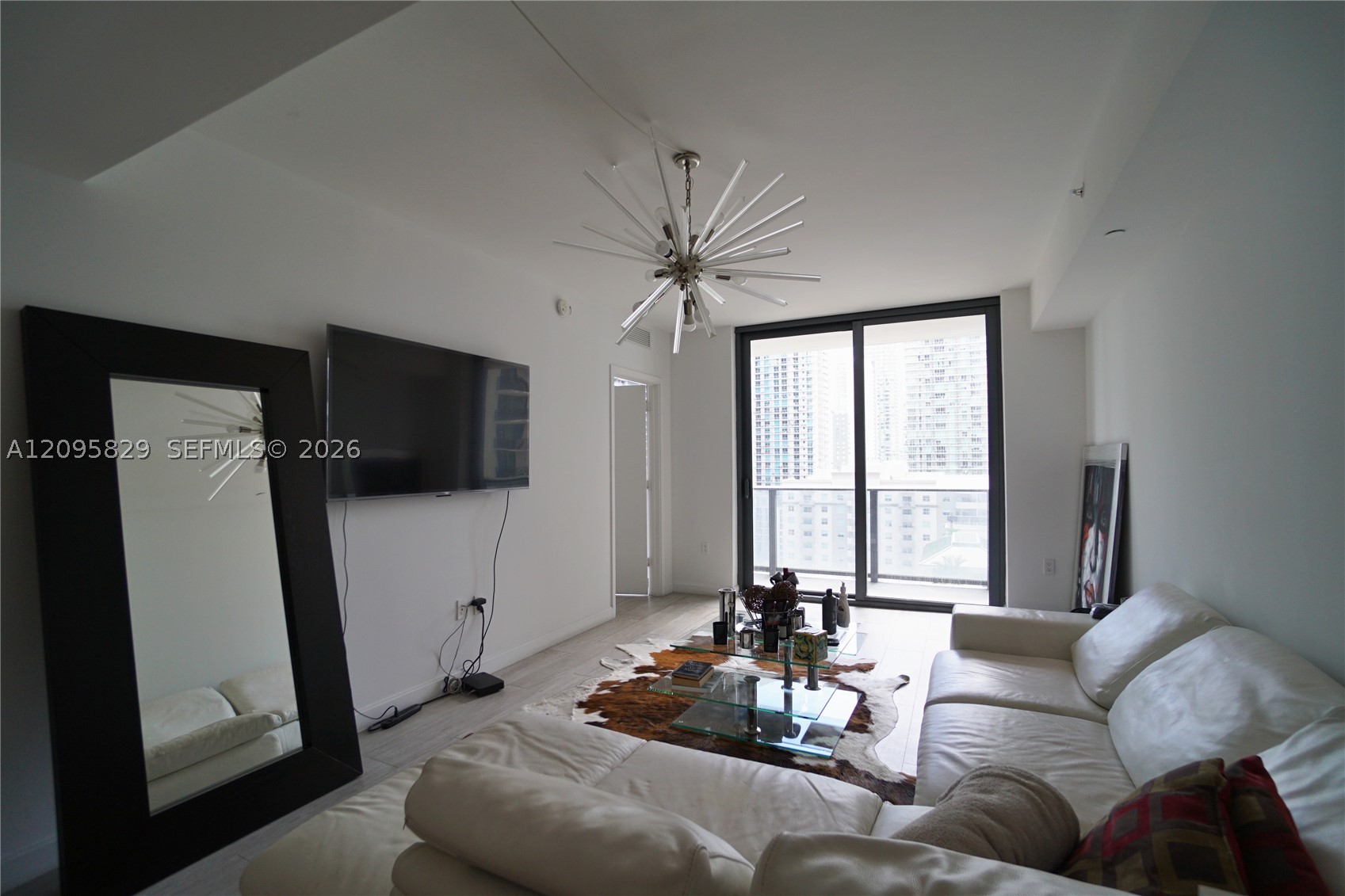 55 SW 9th St #1405, Miami FL 33130