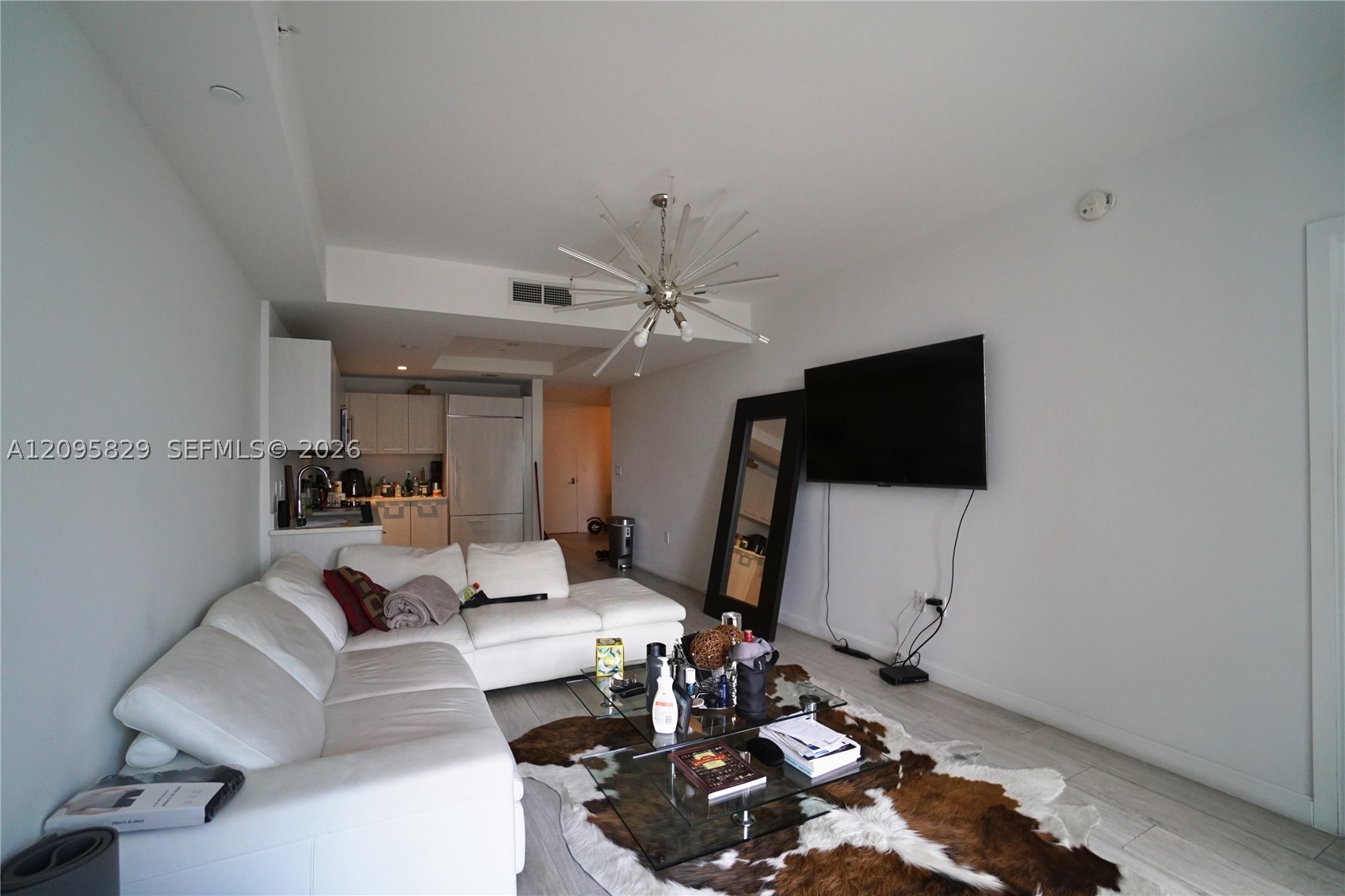 55 SW 9th St #1405, Miami FL 33130
