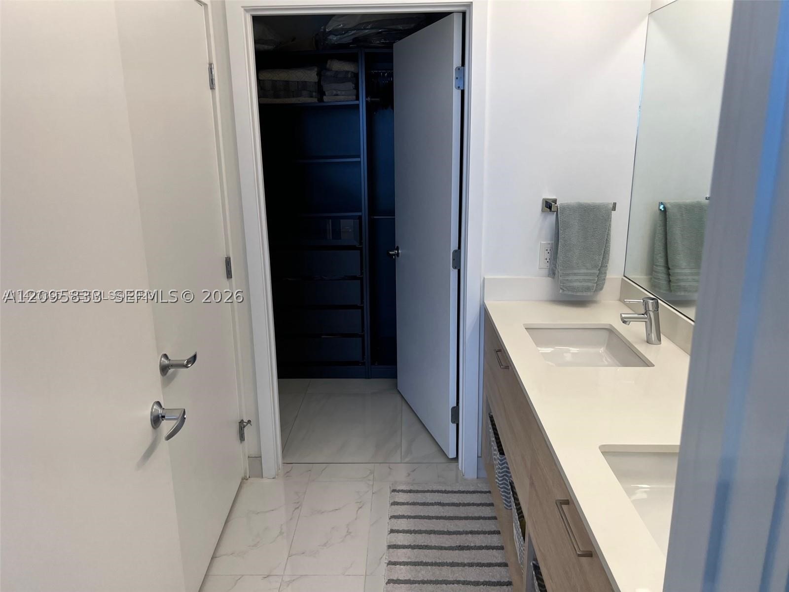 16385 Biscayne Blvd #2017, North Miami Beach FL 33160