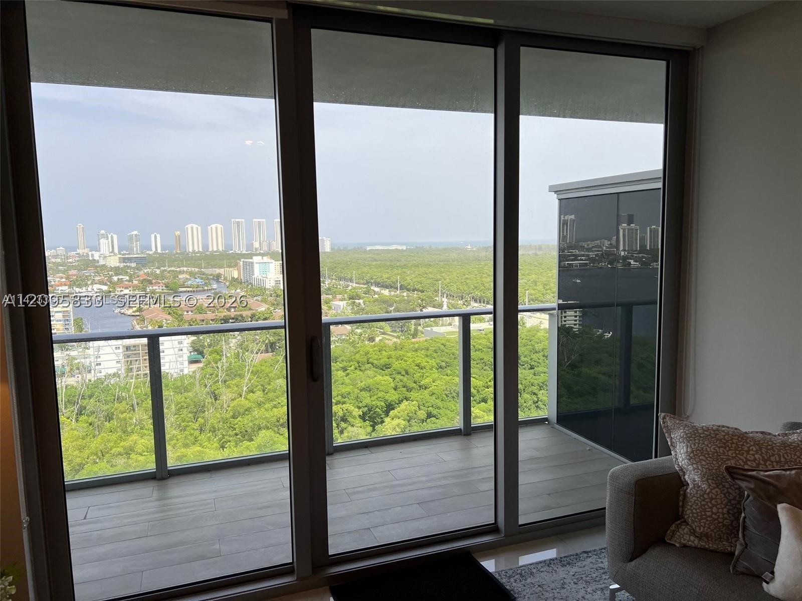 16385 Biscayne Blvd #2017, North Miami Beach FL 33160