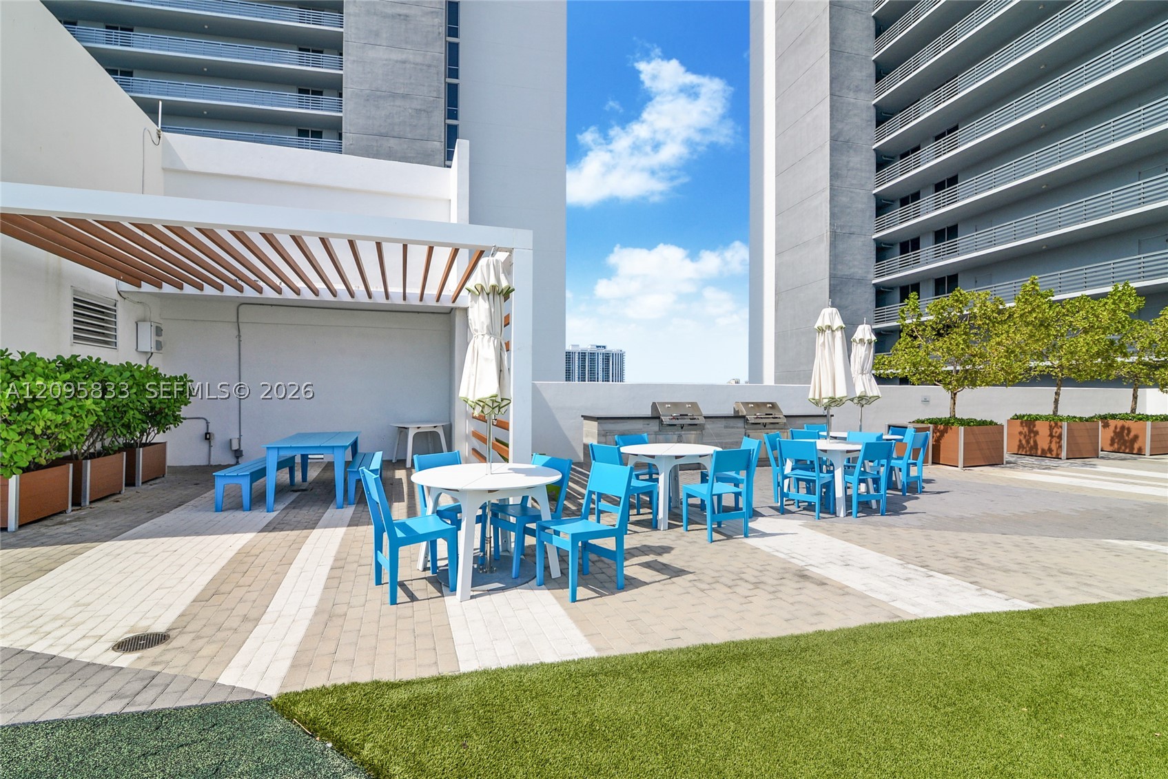 16385 Biscayne Blvd #2017, North Miami Beach FL 33160