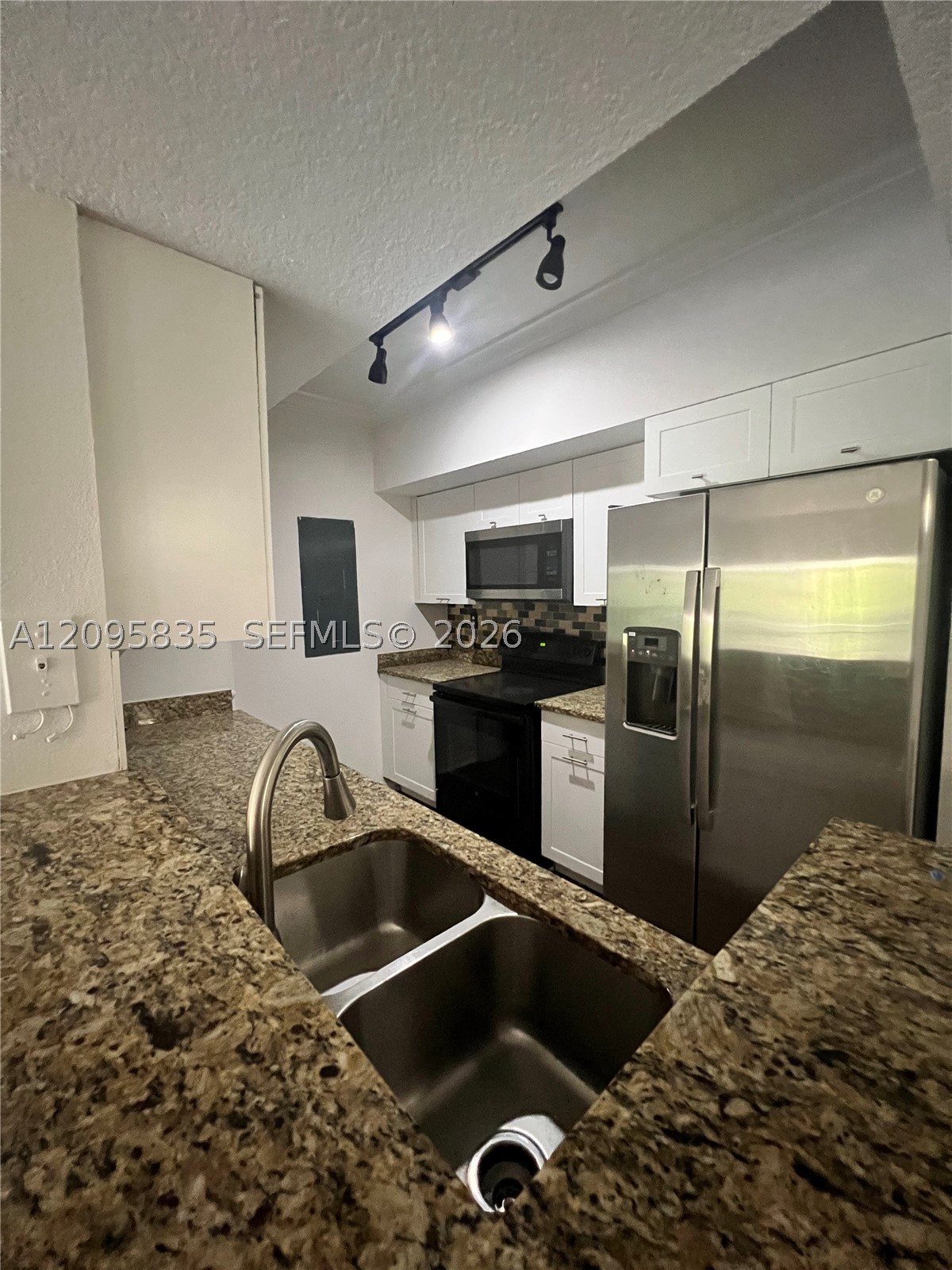 230 SW 117th Ter #11207, Pembroke Pines FL 33025