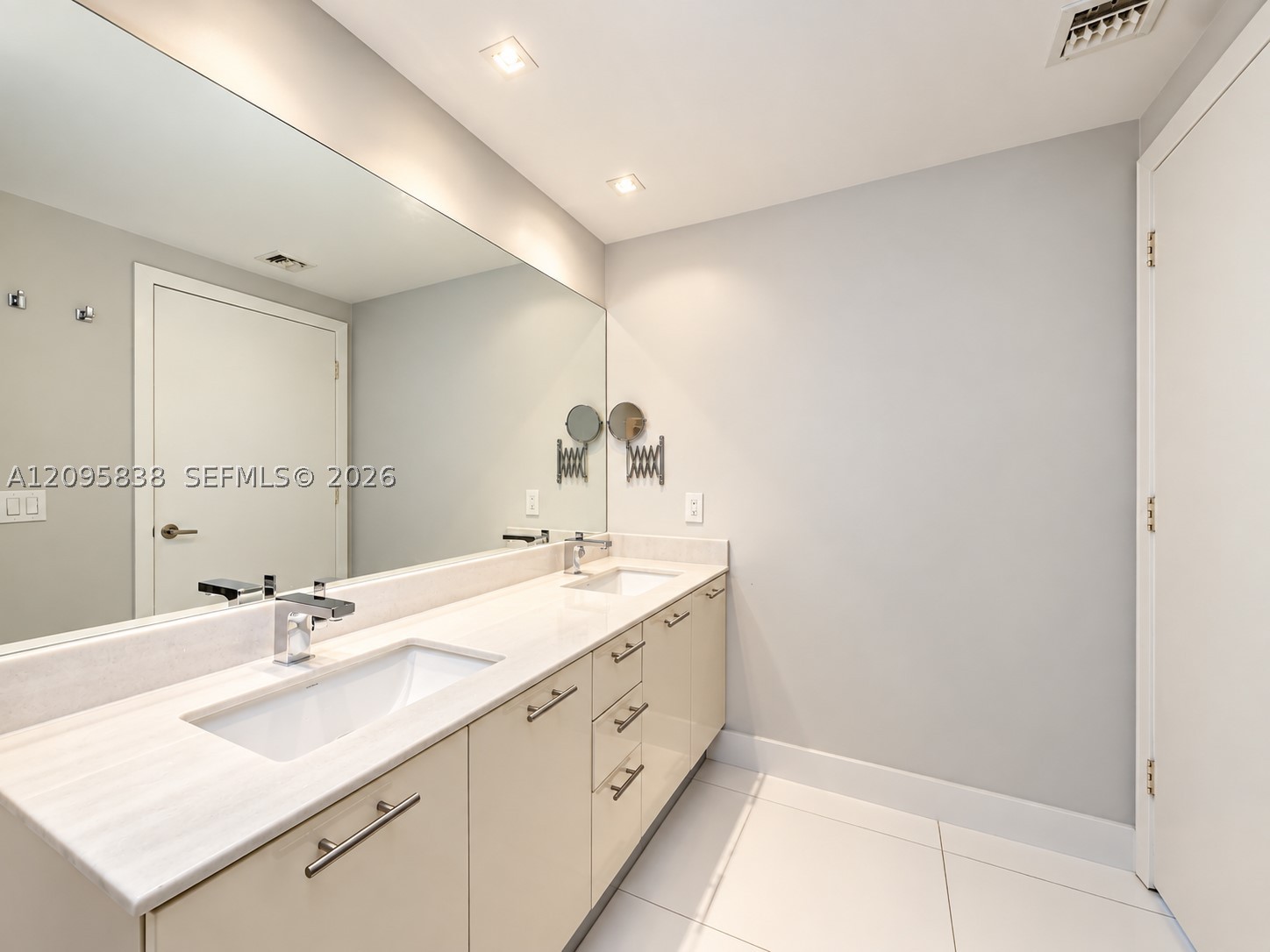 2475 Brickell Ave #1208, Miami FL 33129