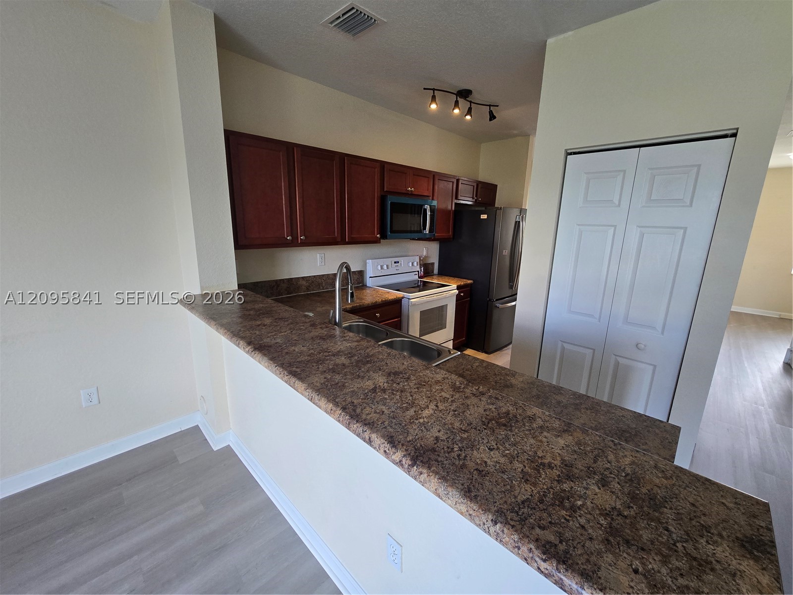 2853 SE 1st Dr #6, Homestead FL 33033