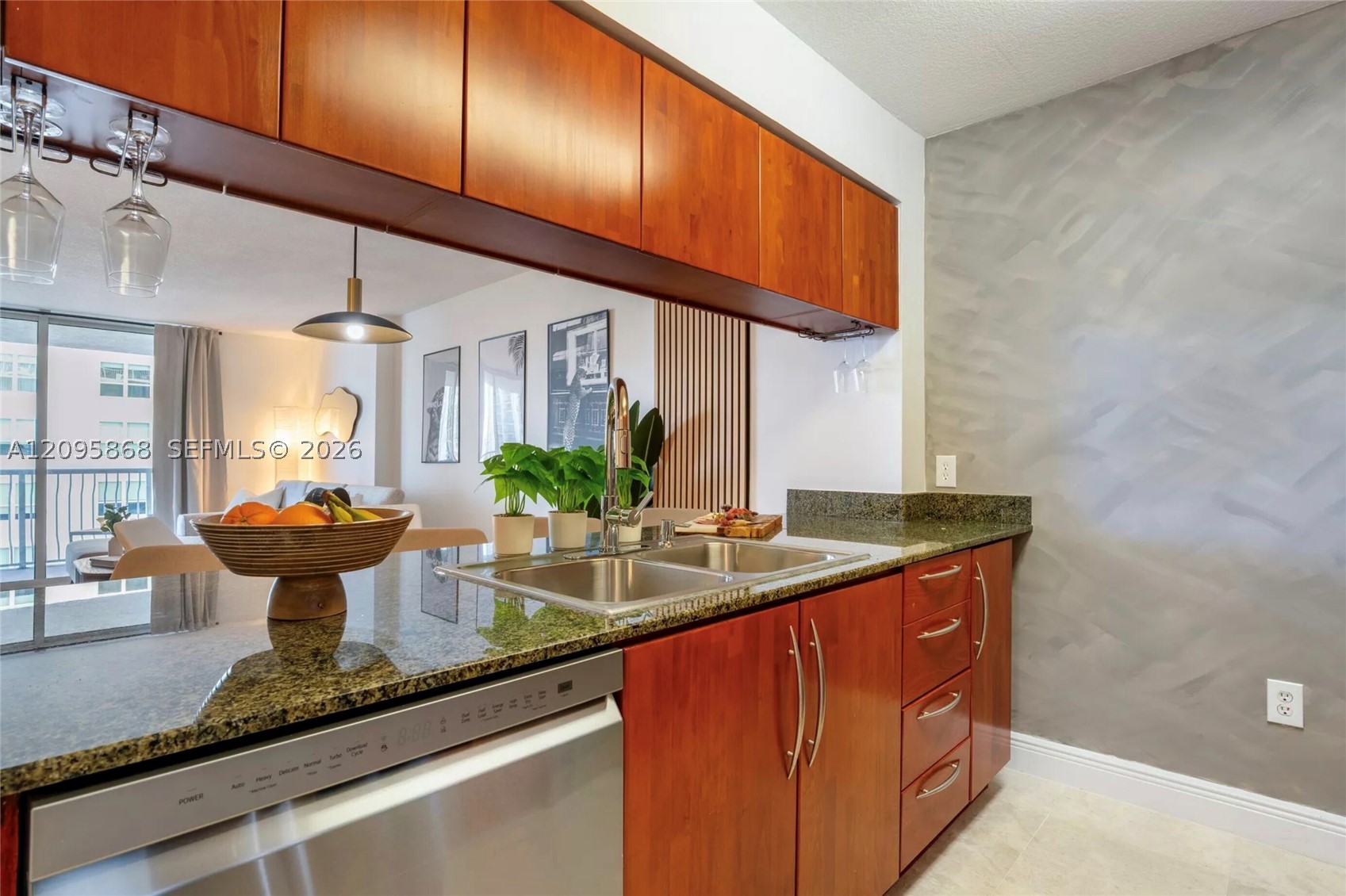 1200 Brickell Bay Dr #1805, Miami FL 33131
