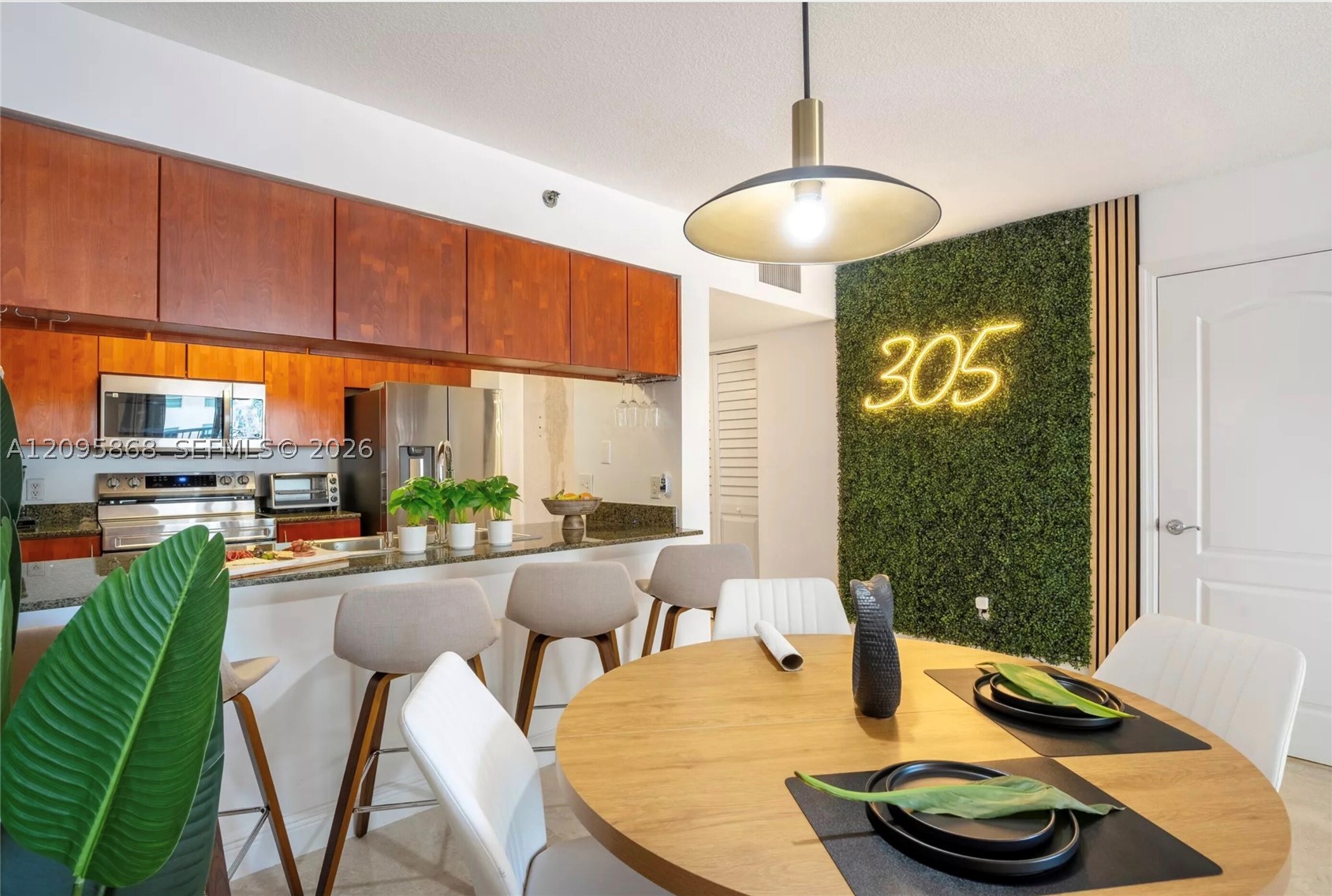 1200 Brickell Bay Dr #1805, Miami FL 33131