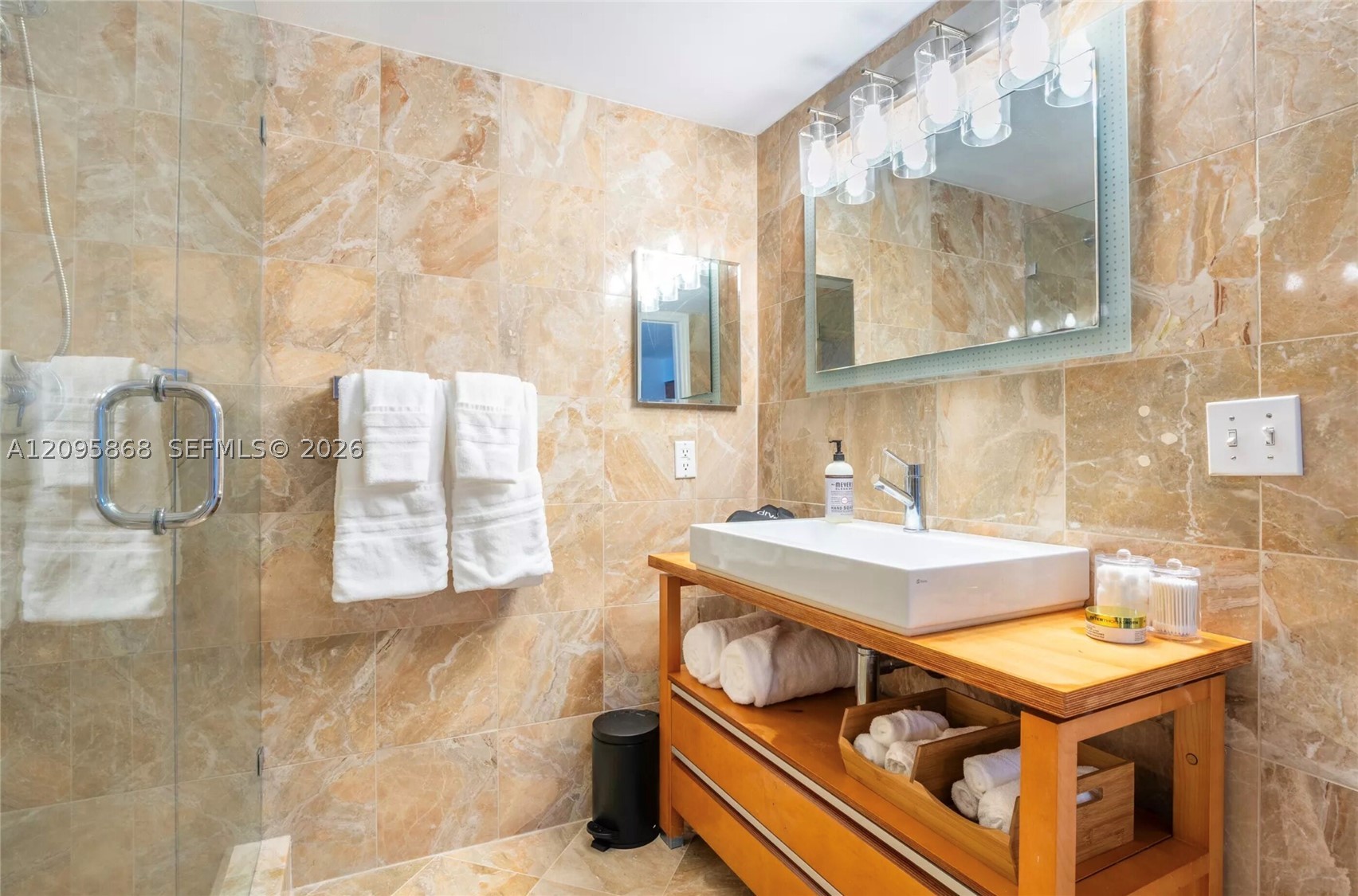 1200 Brickell Bay Dr #1805, Miami FL 33131