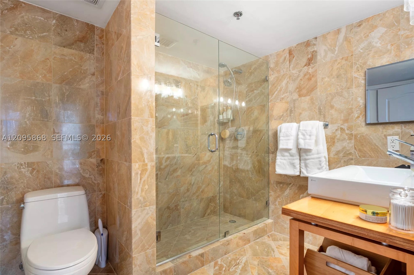 1200 Brickell Bay Dr #1805, Miami FL 33131