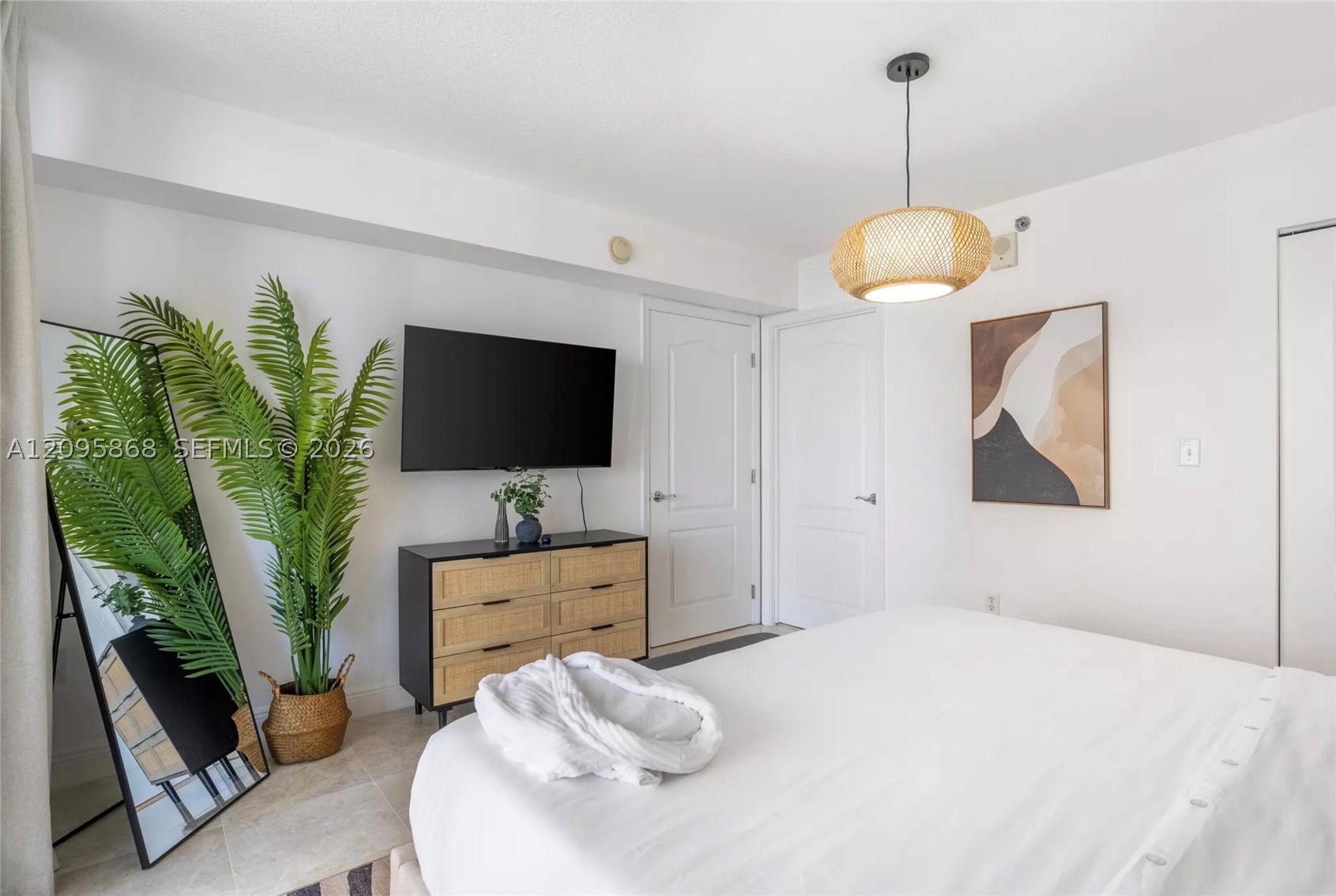 1200 Brickell Bay Dr #1805, Miami FL 33131