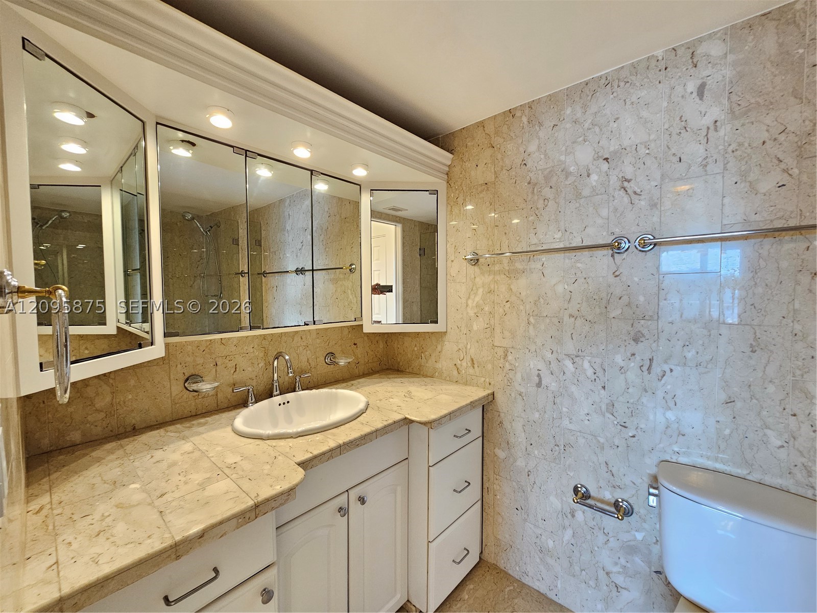 200 SE 15th Rd #17K, Miami FL 33129
