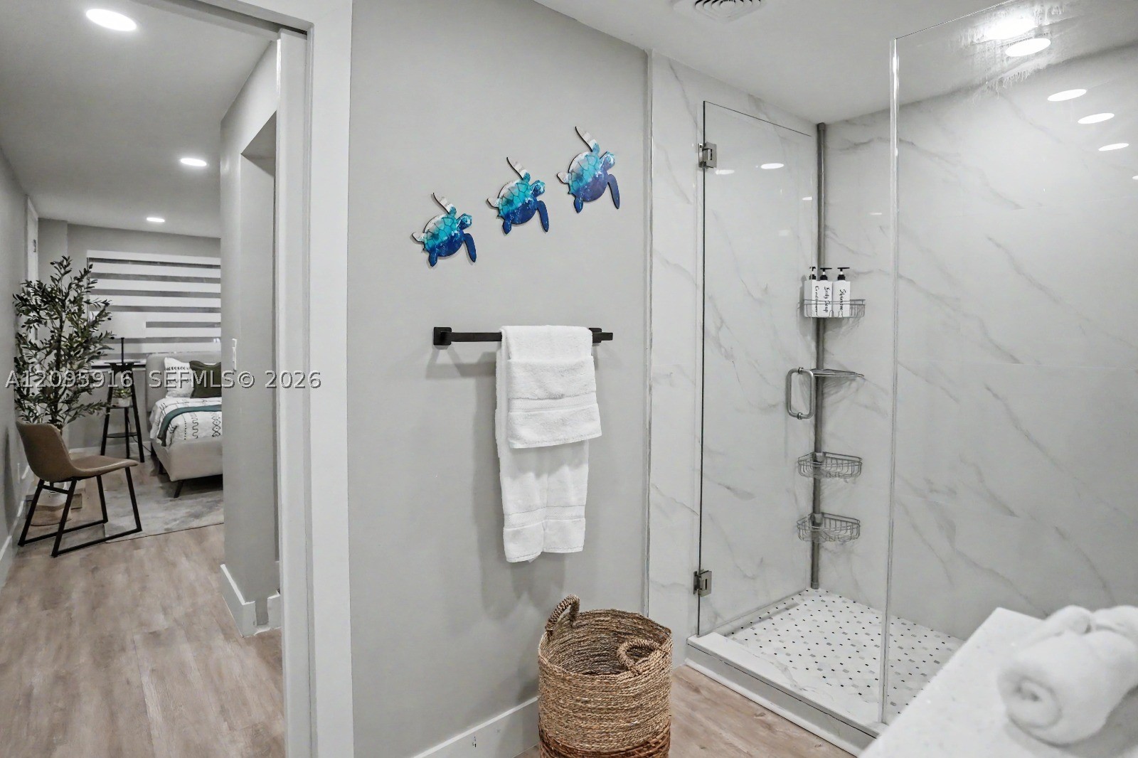 331 W 40th Pl, Hialeah FL 33012