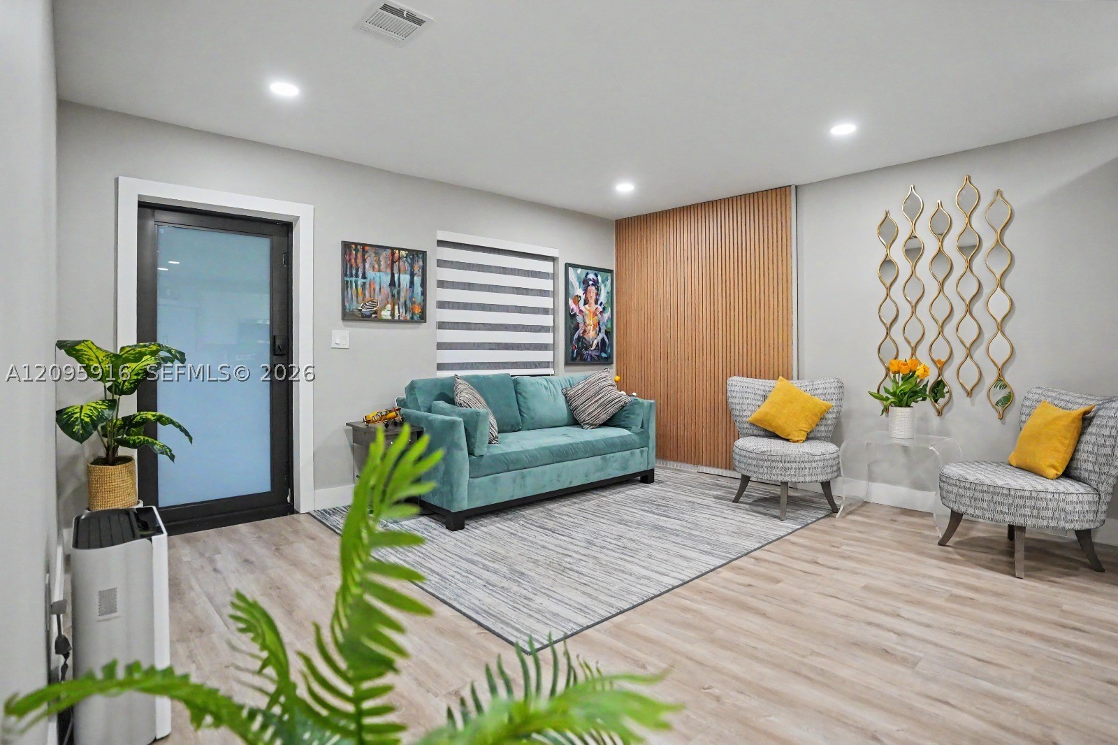 331 W 40th Pl, Hialeah FL 33012