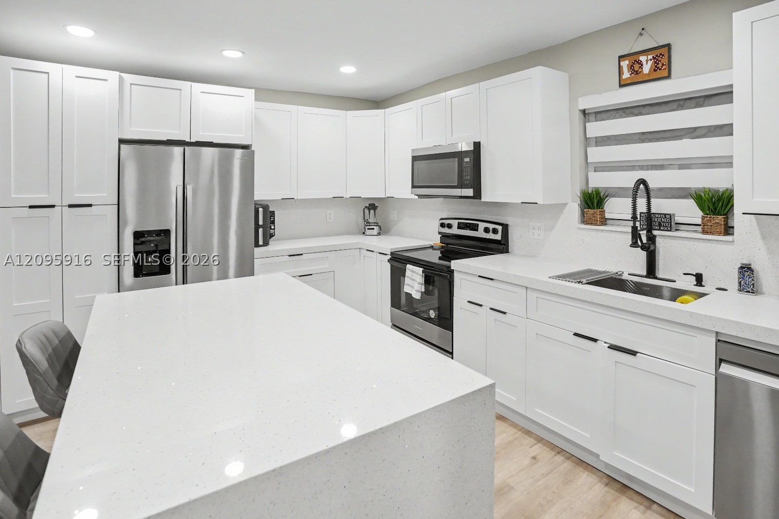 331 W 40th Pl, Hialeah FL 33012
