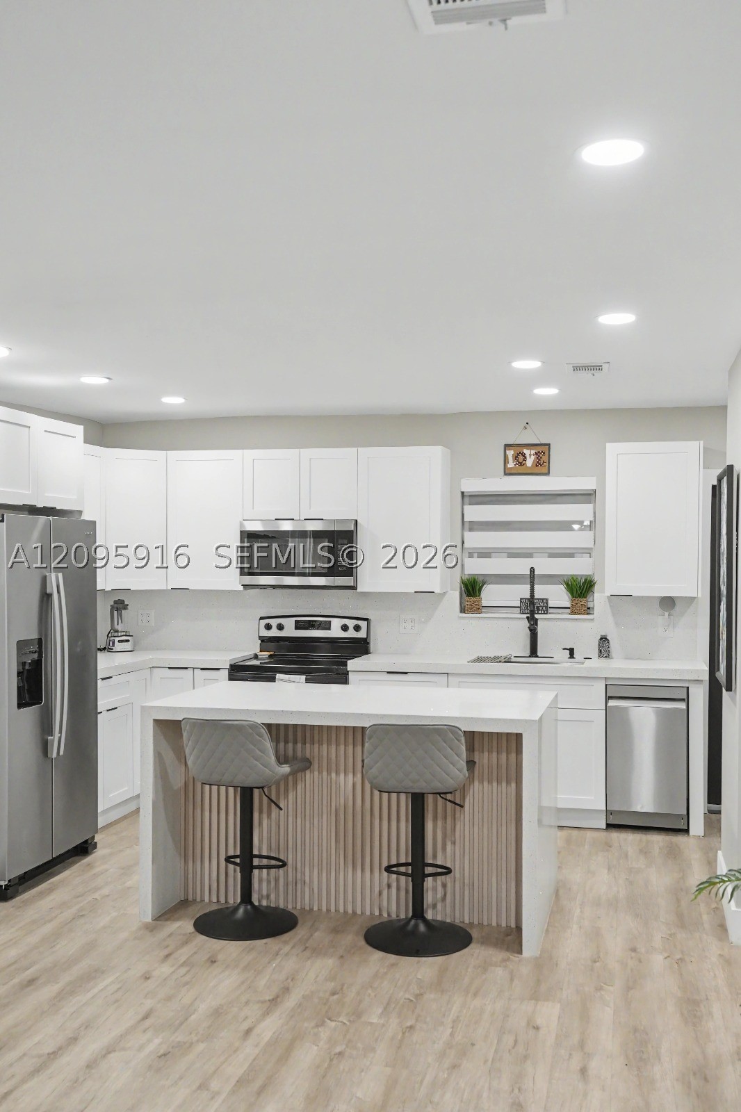331 W 40th Pl, Hialeah FL 33012