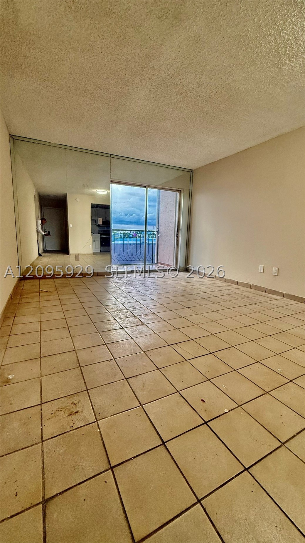 3640 NW 9th St #405, Miami FL 33125