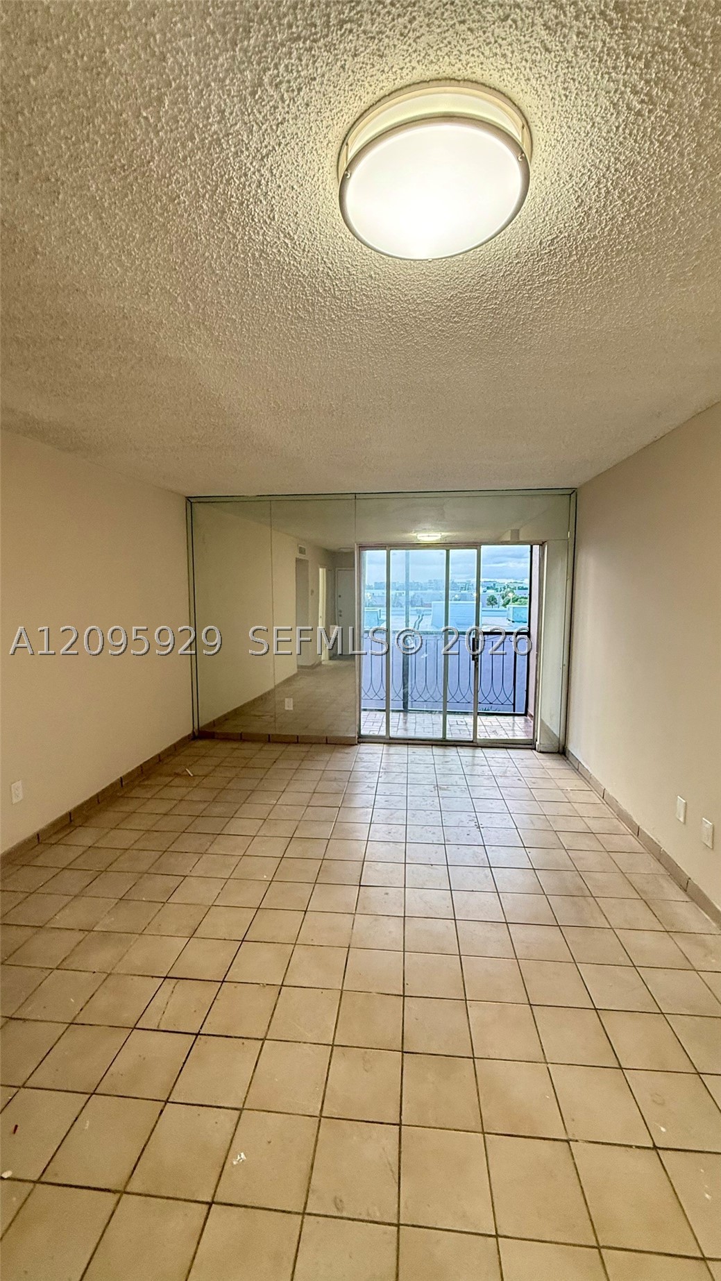 3640 NW 9th St #405, Miami FL 33125